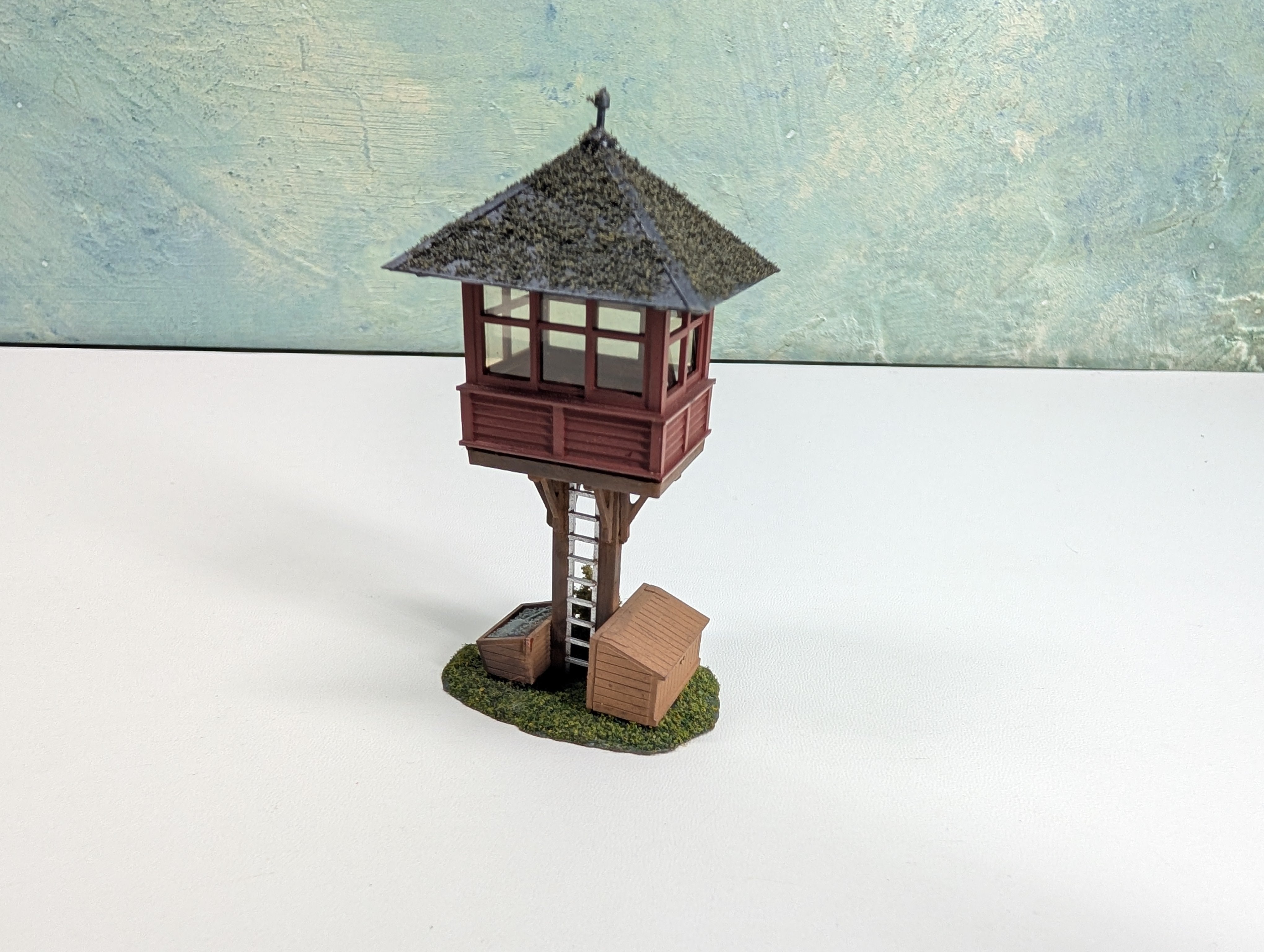 USED HO Scale Elevated Gate Tower w/ Greenery