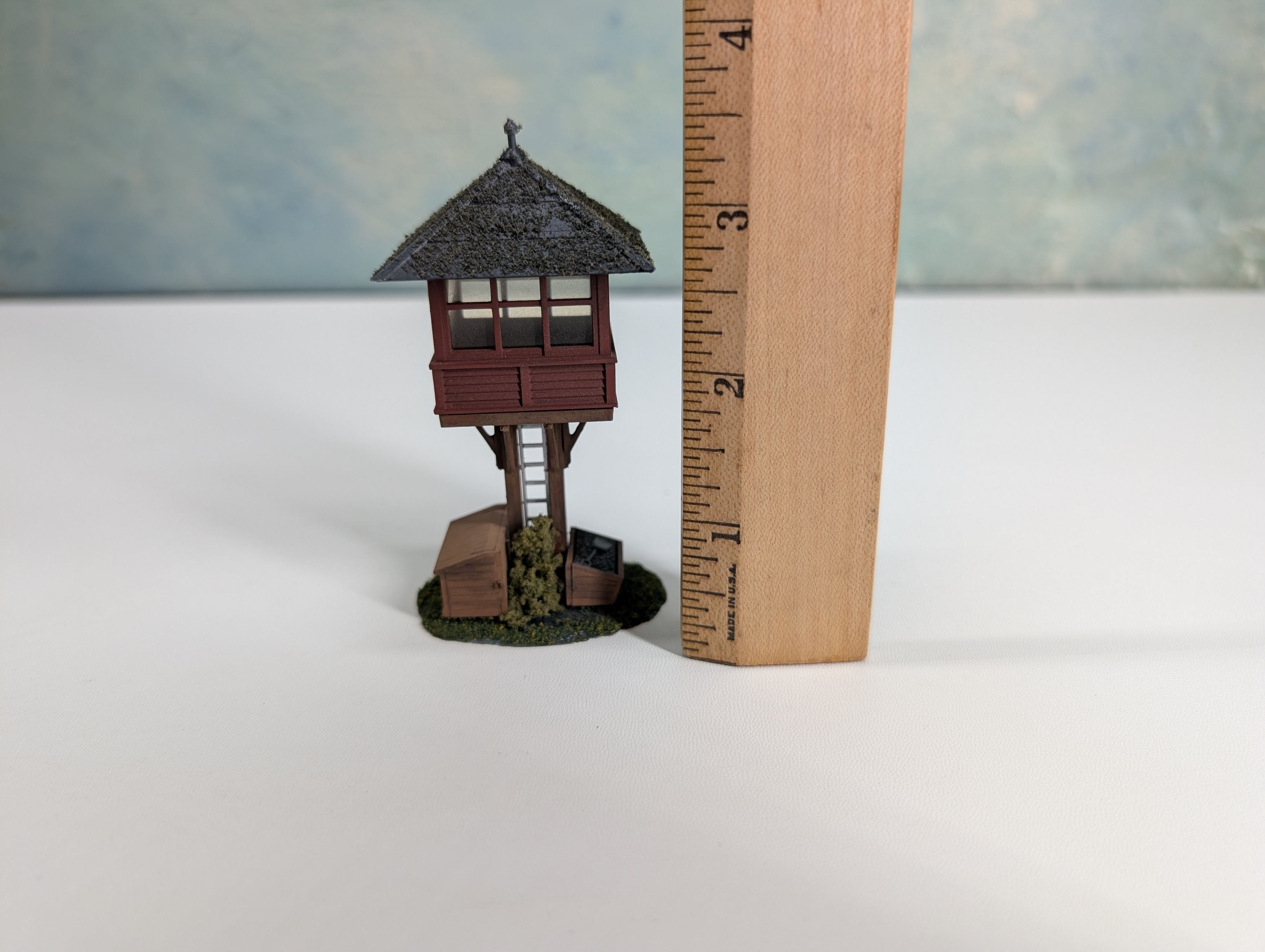 USED HO Scale Elevated Gate Tower w/ Greenery