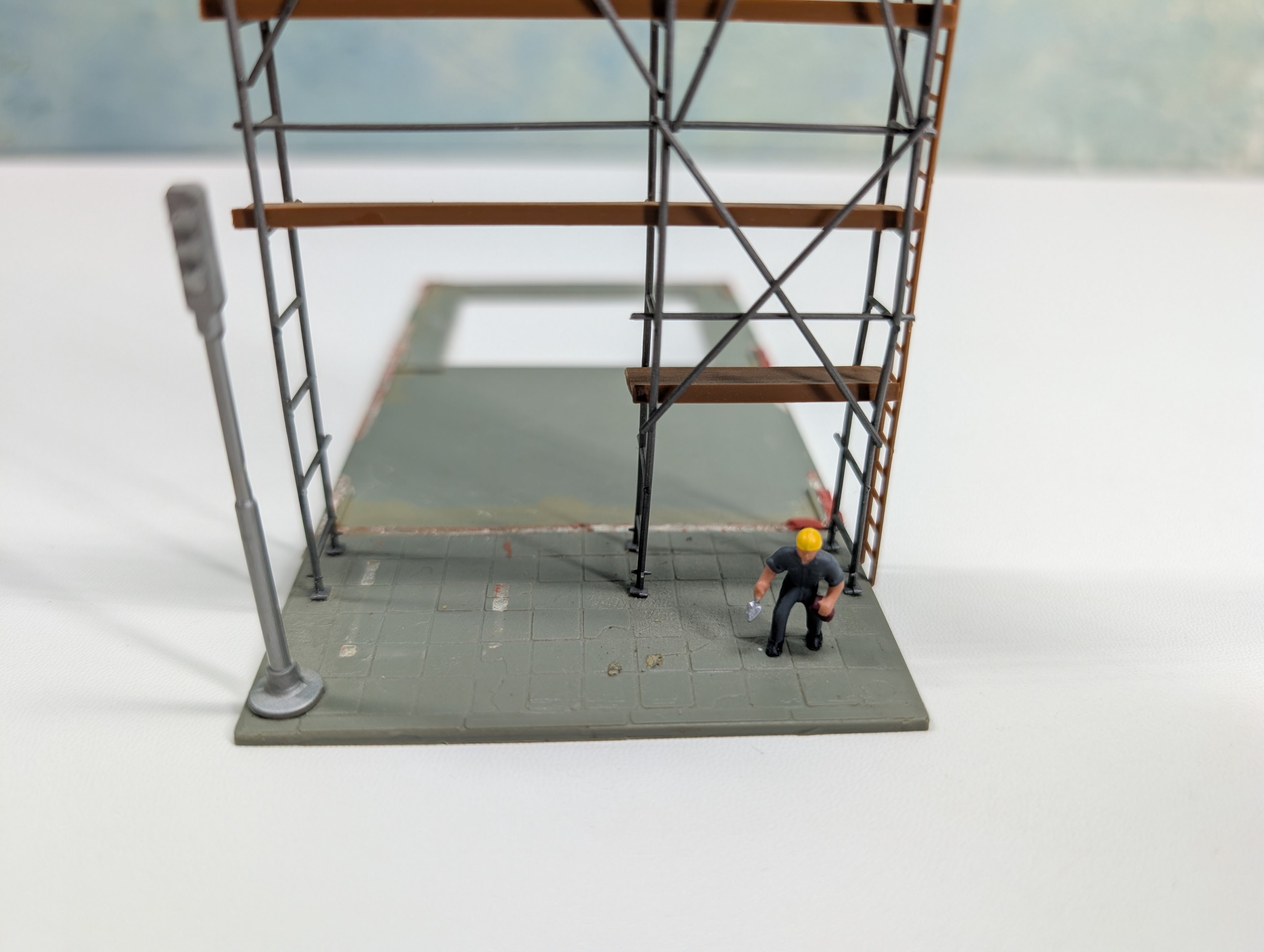 USED HO Scale Built Up Scaffolding on Platform