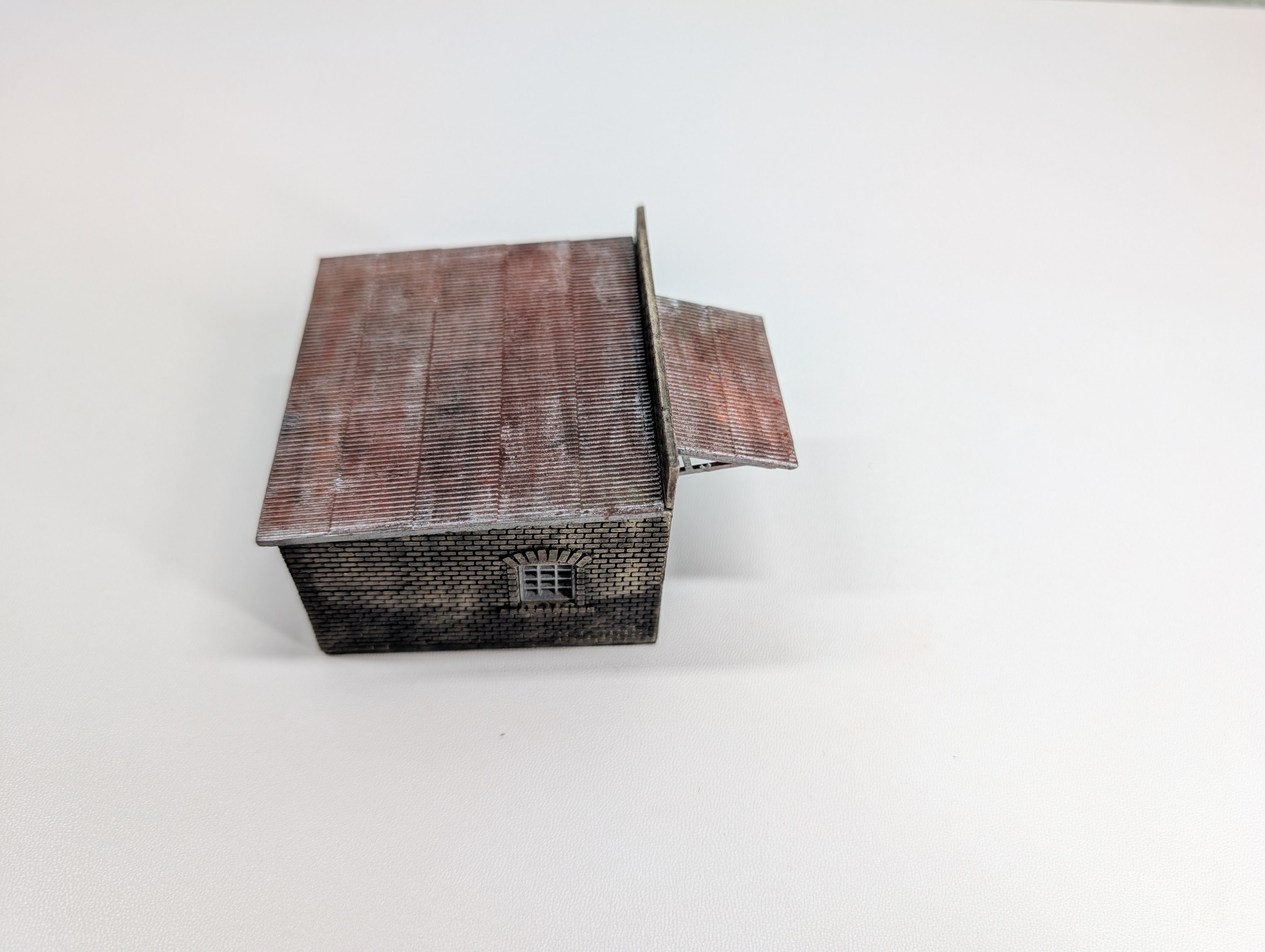 USED HO Scale Weathered Garage
