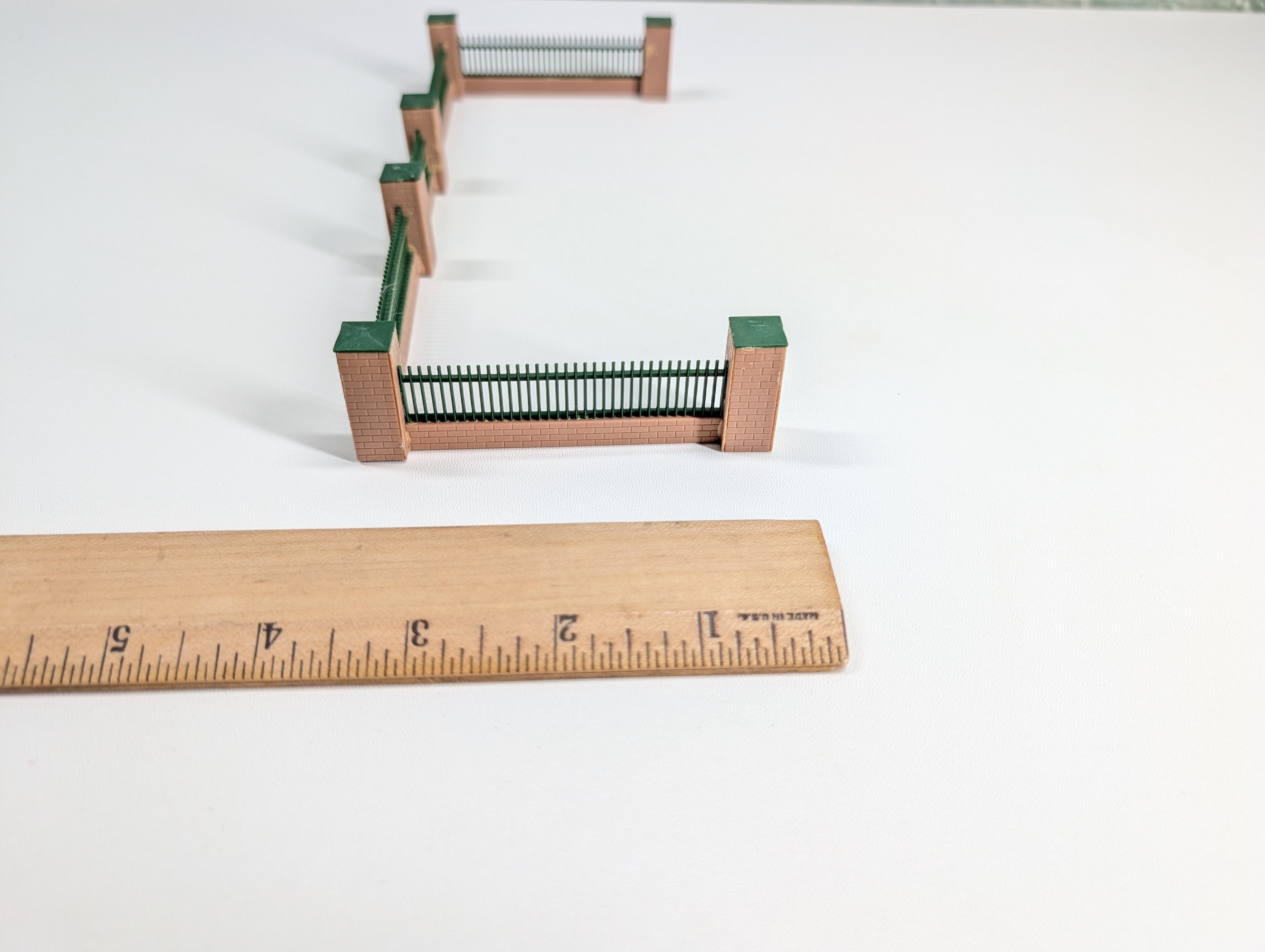 USED HO Scale Brick & Green Fencing for around a Property