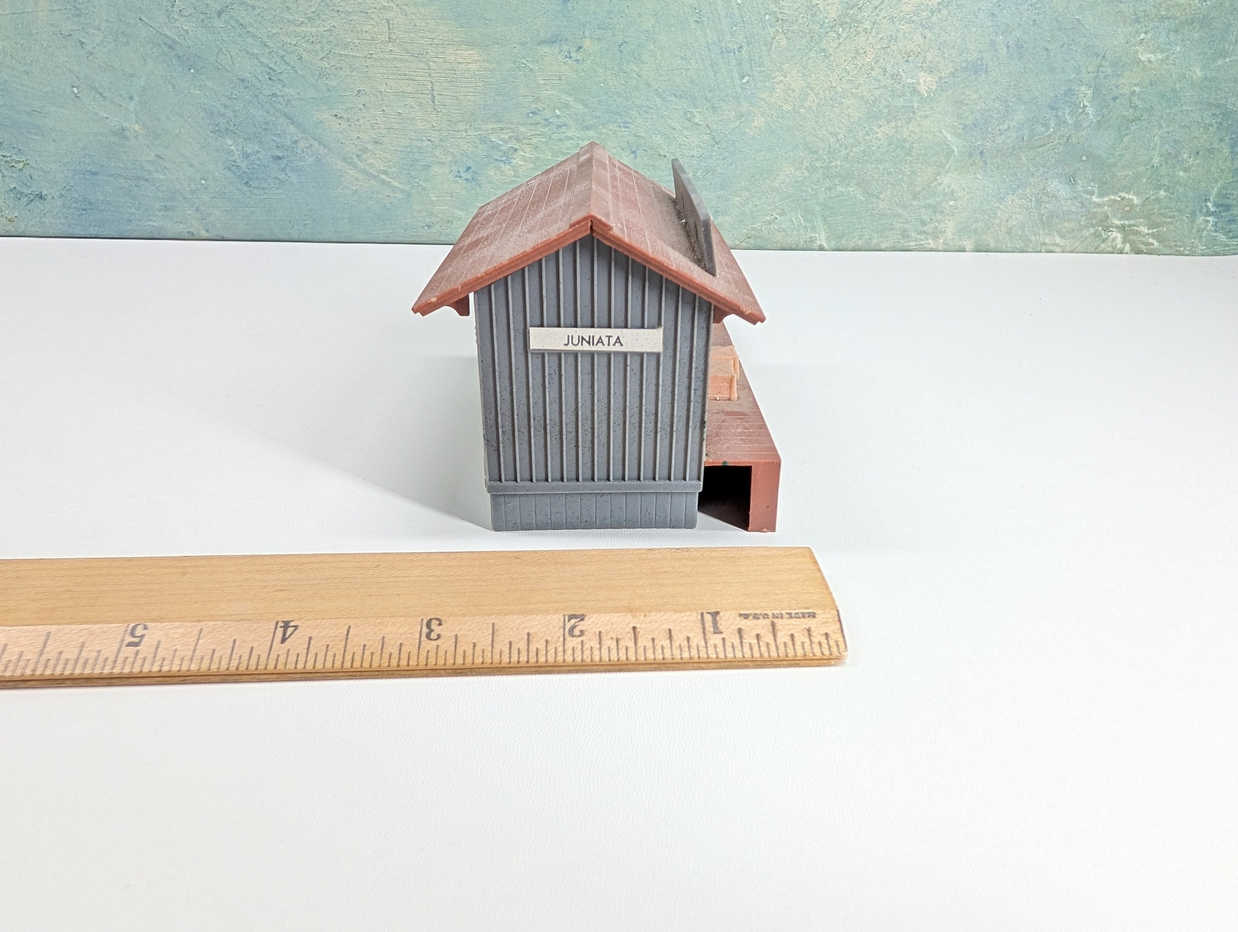 USED Bachmann Plasticville HO Scale Clybourn Station
