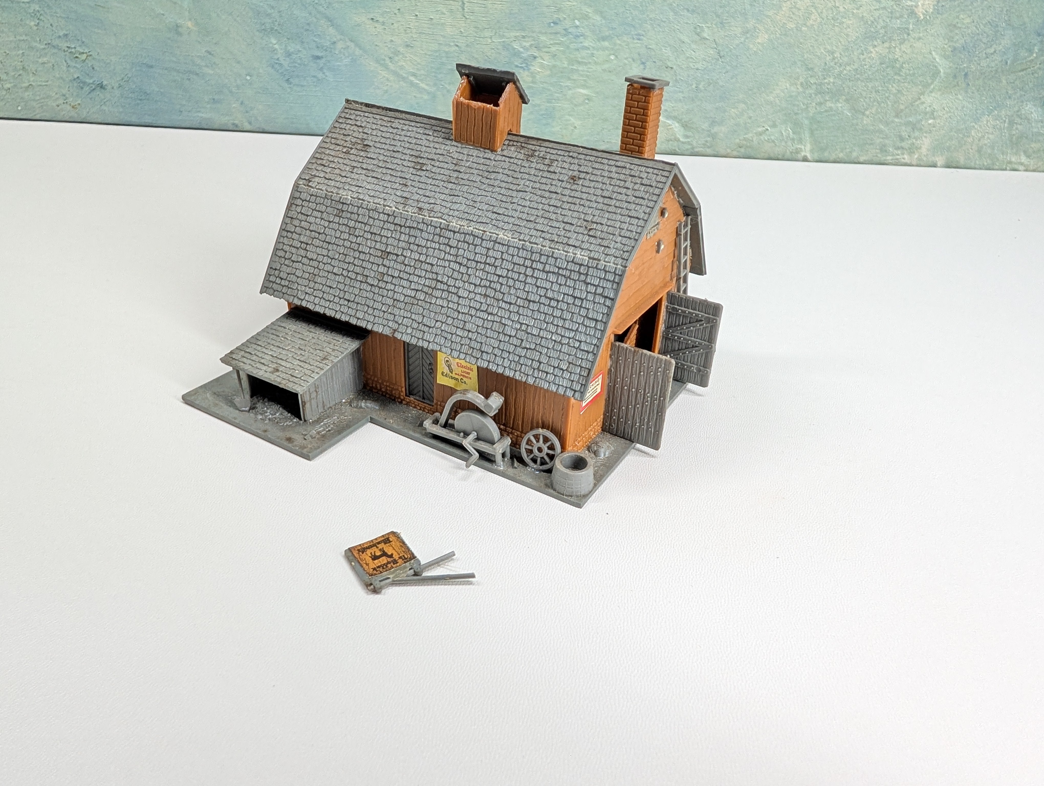 USED Tyco HO Scale Old Time Blacksmith Shop