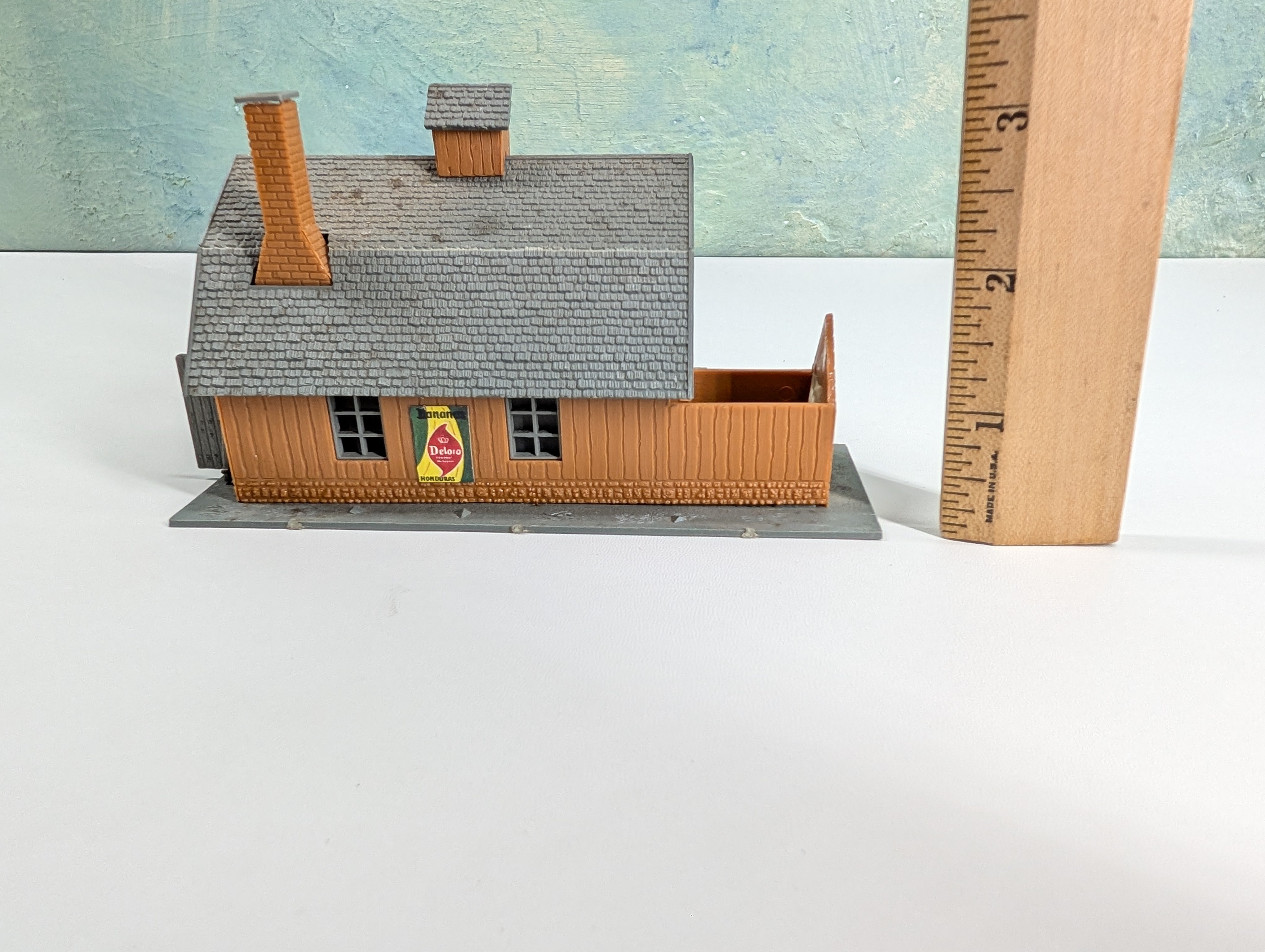 USED Tyco HO Scale Old Time Blacksmith Shop