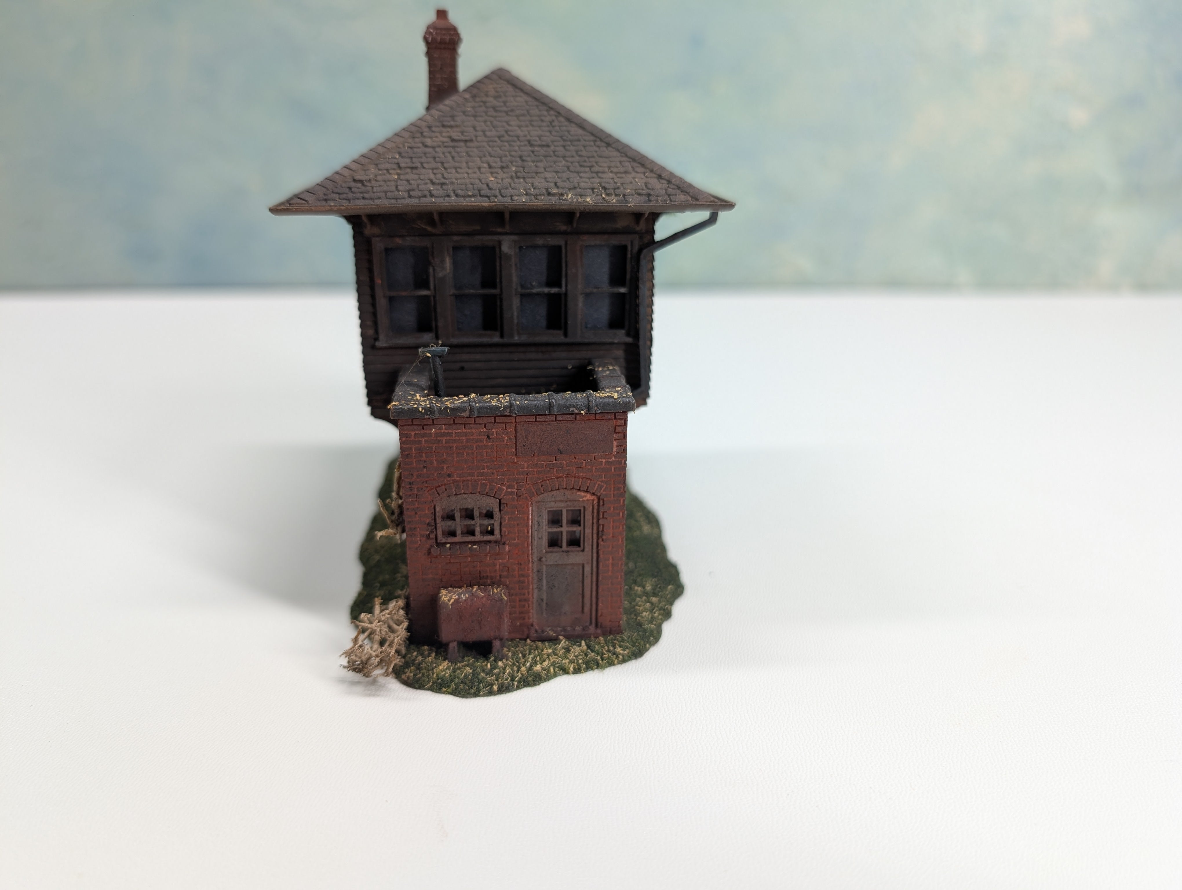 USED HO Scale Signal Tower, Weathered w/ Greenery