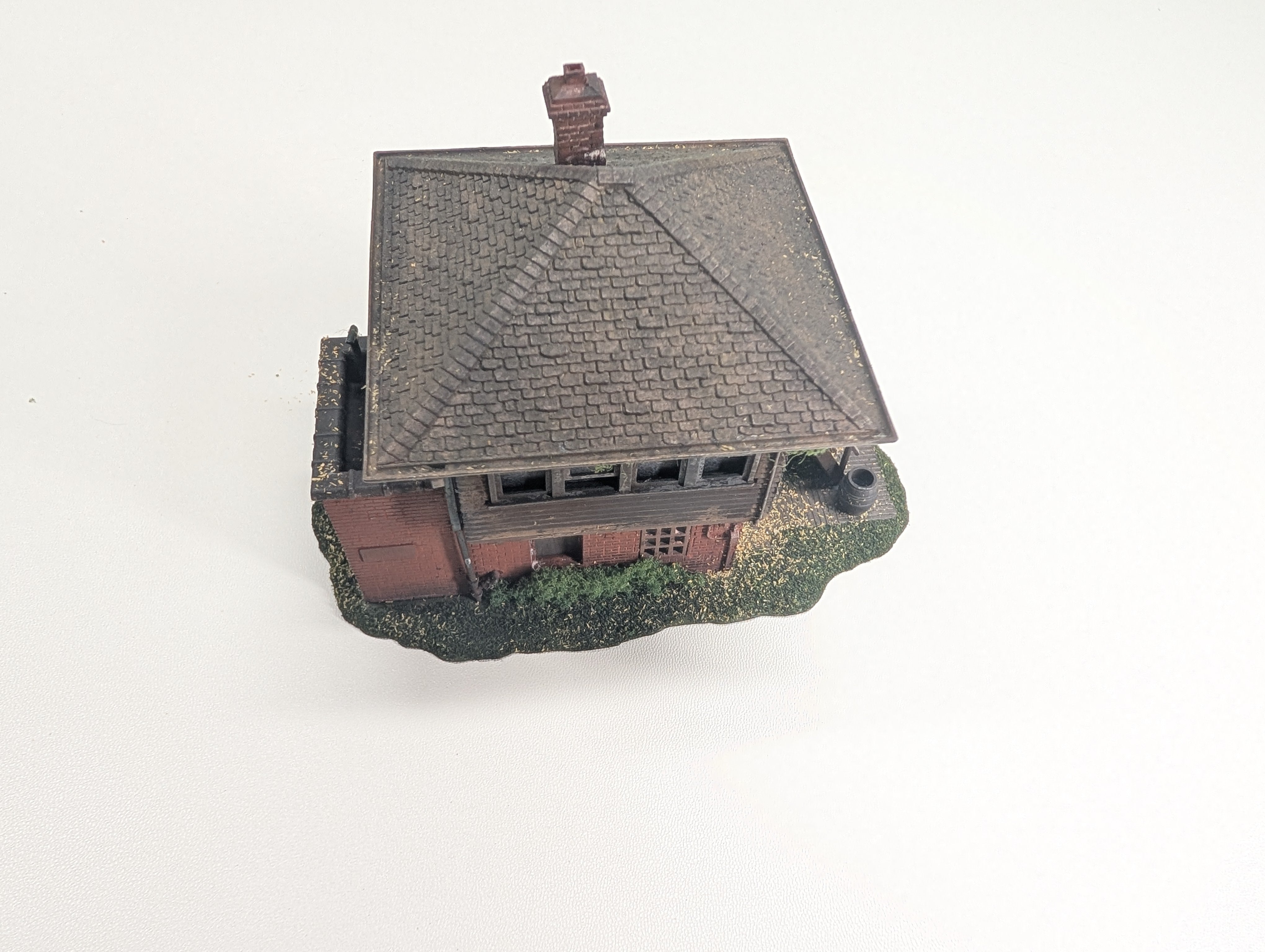 USED HO Scale Signal Tower, Weathered w/ Greenery