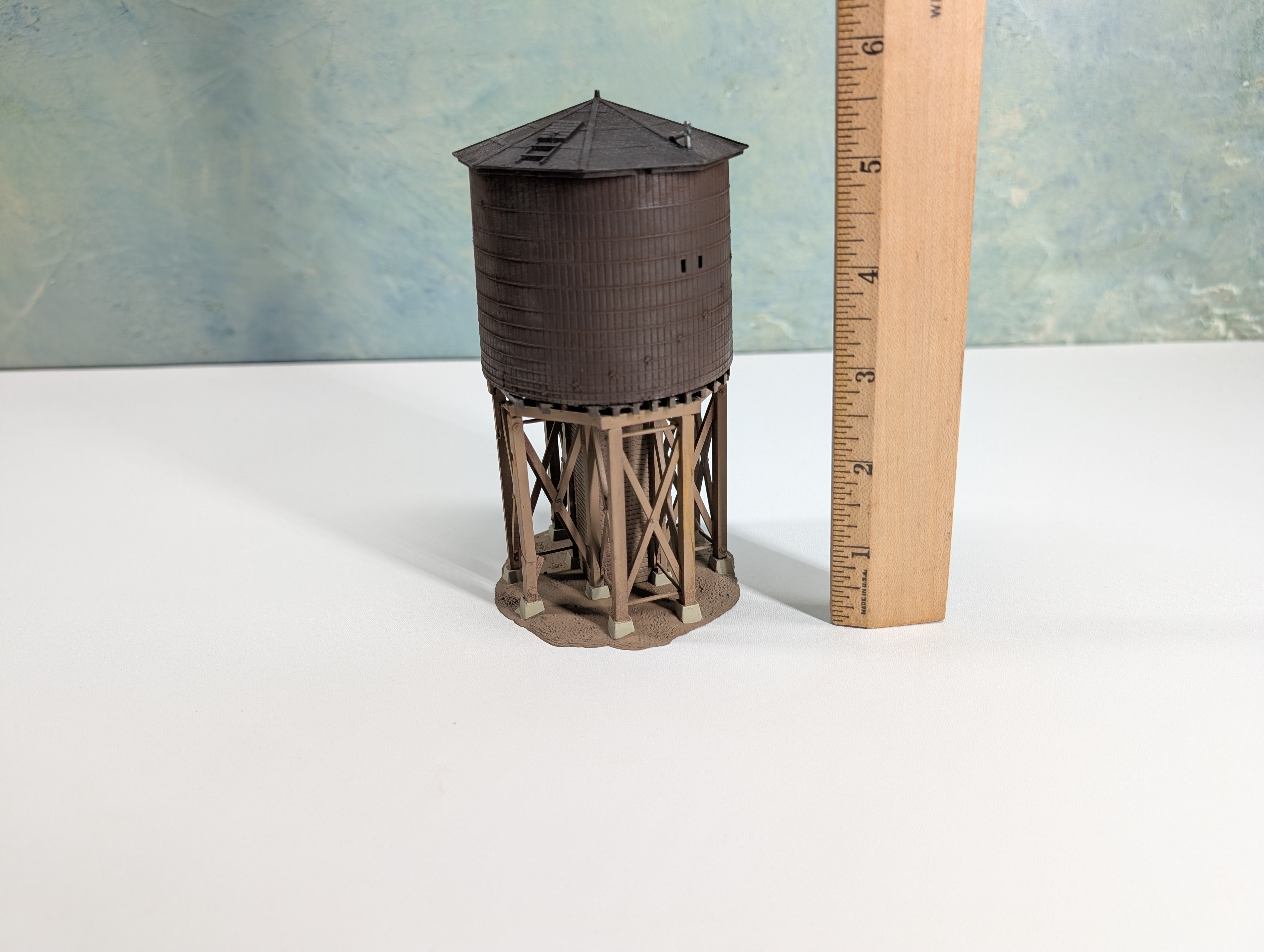 USED HO Scale Water Tower, Weathered
