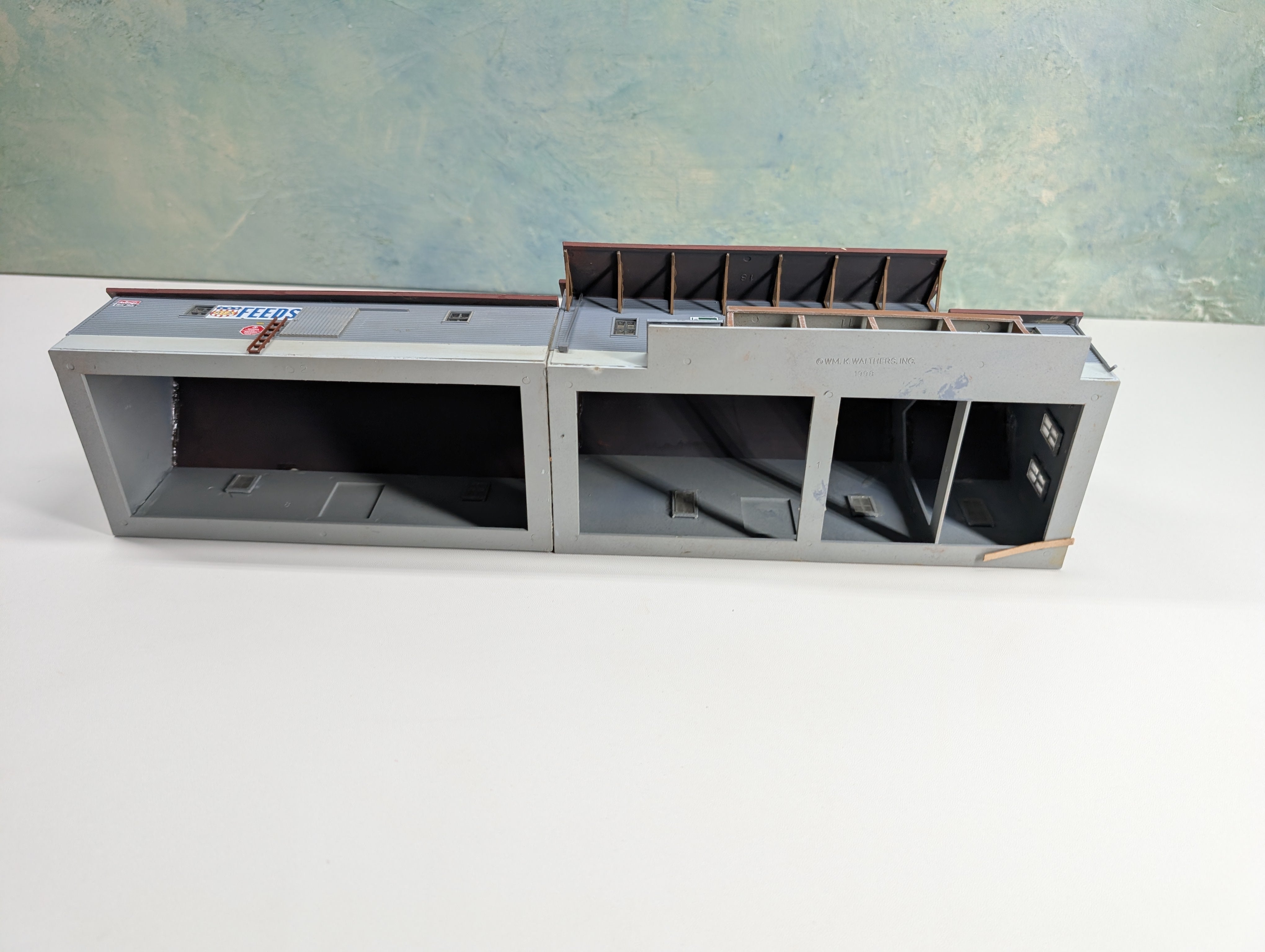 USED Walthers HO Scale Red River Valley Feed & Seed Mill, CO-OP Feed