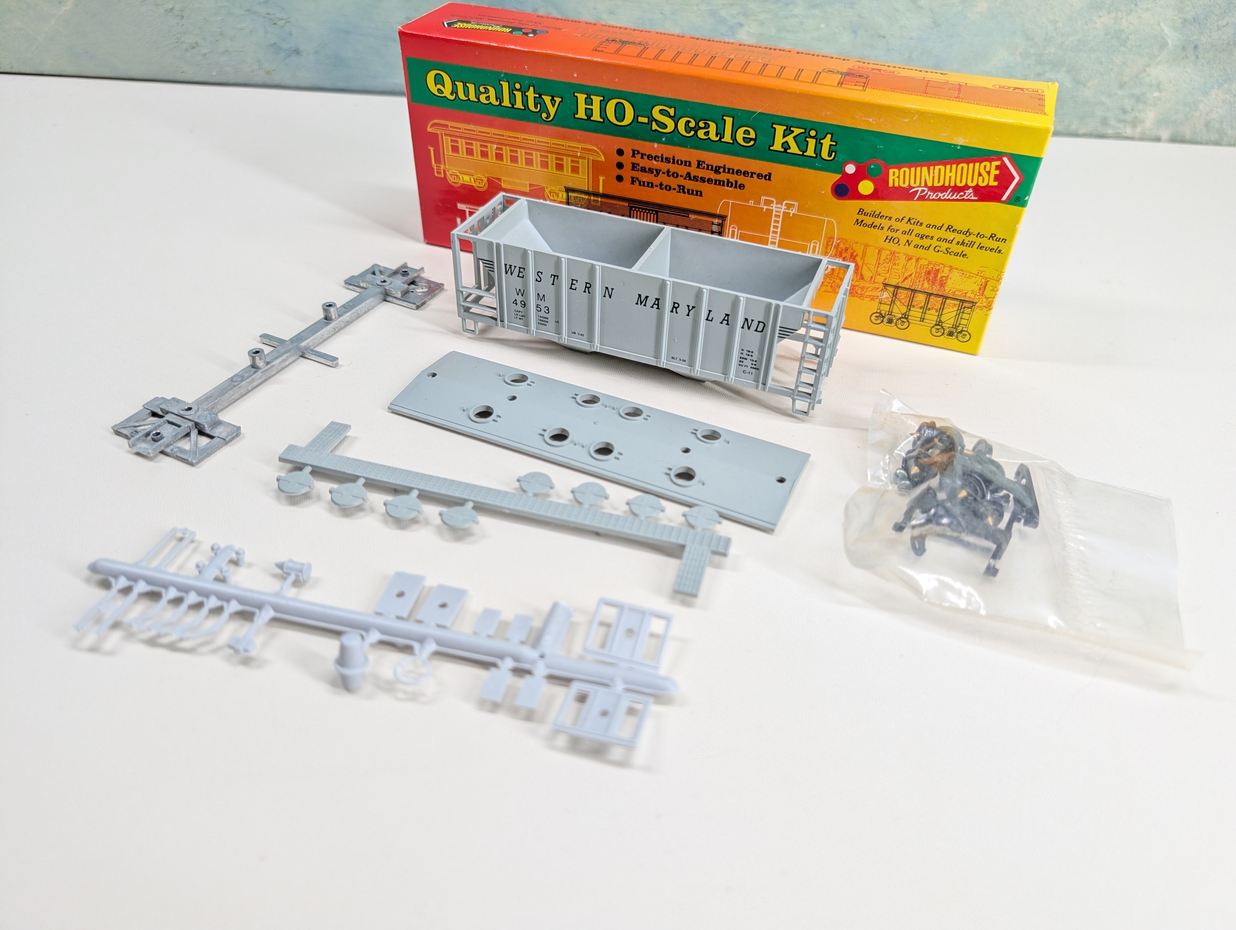 USED Roundhouse HO Scale Covered Hopper Western Maryland WM #4953 KIT