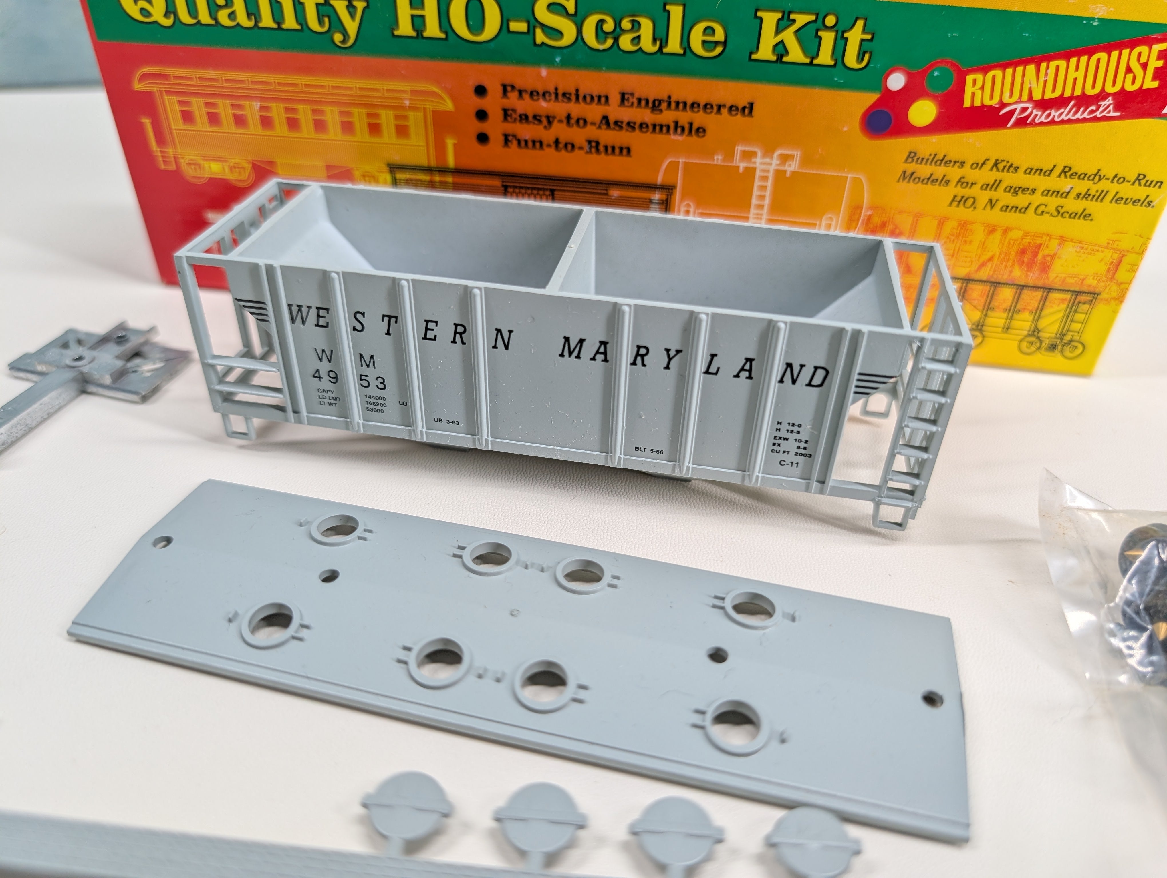 USED Roundhouse HO Scale Covered Hopper Western Maryland WM #4953 KIT