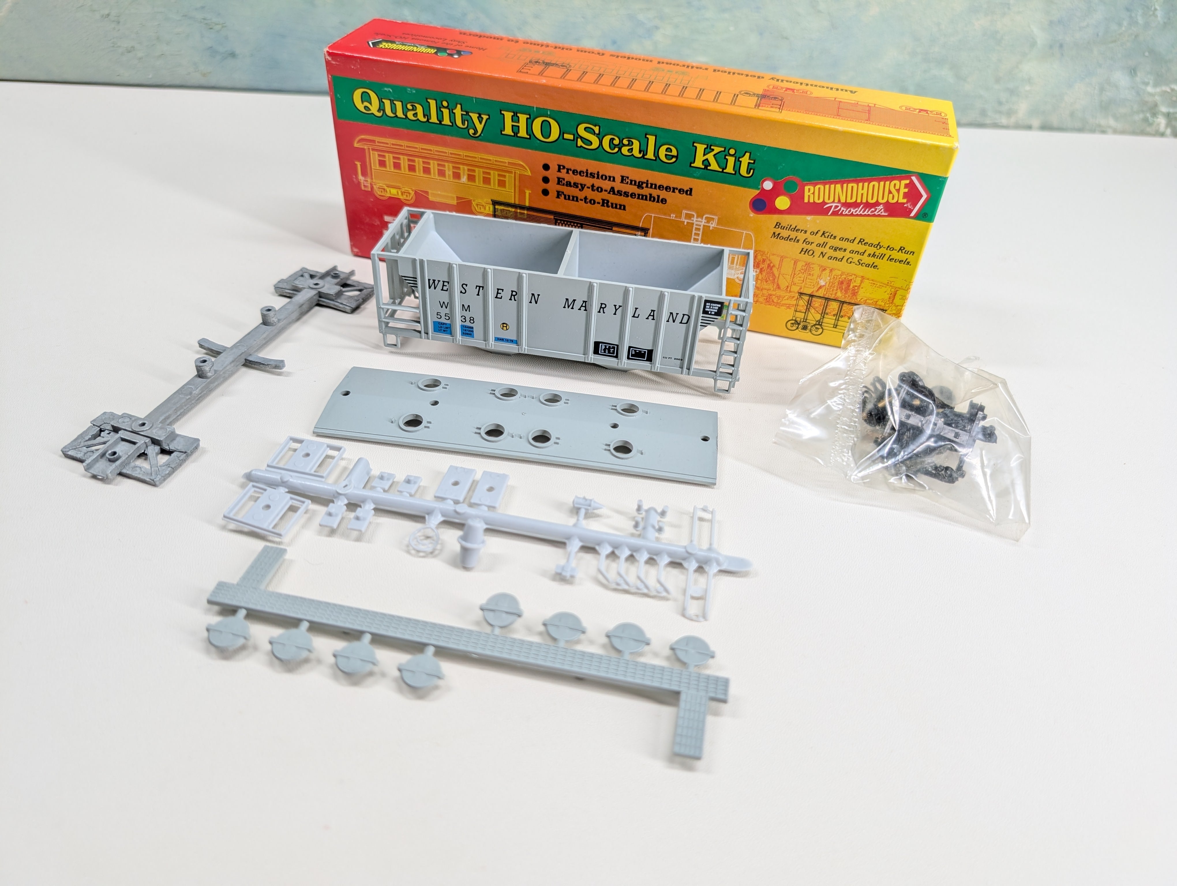 USED Roundhouse HO Scale Covered Hopper Western Maryland WM #5538 KIT