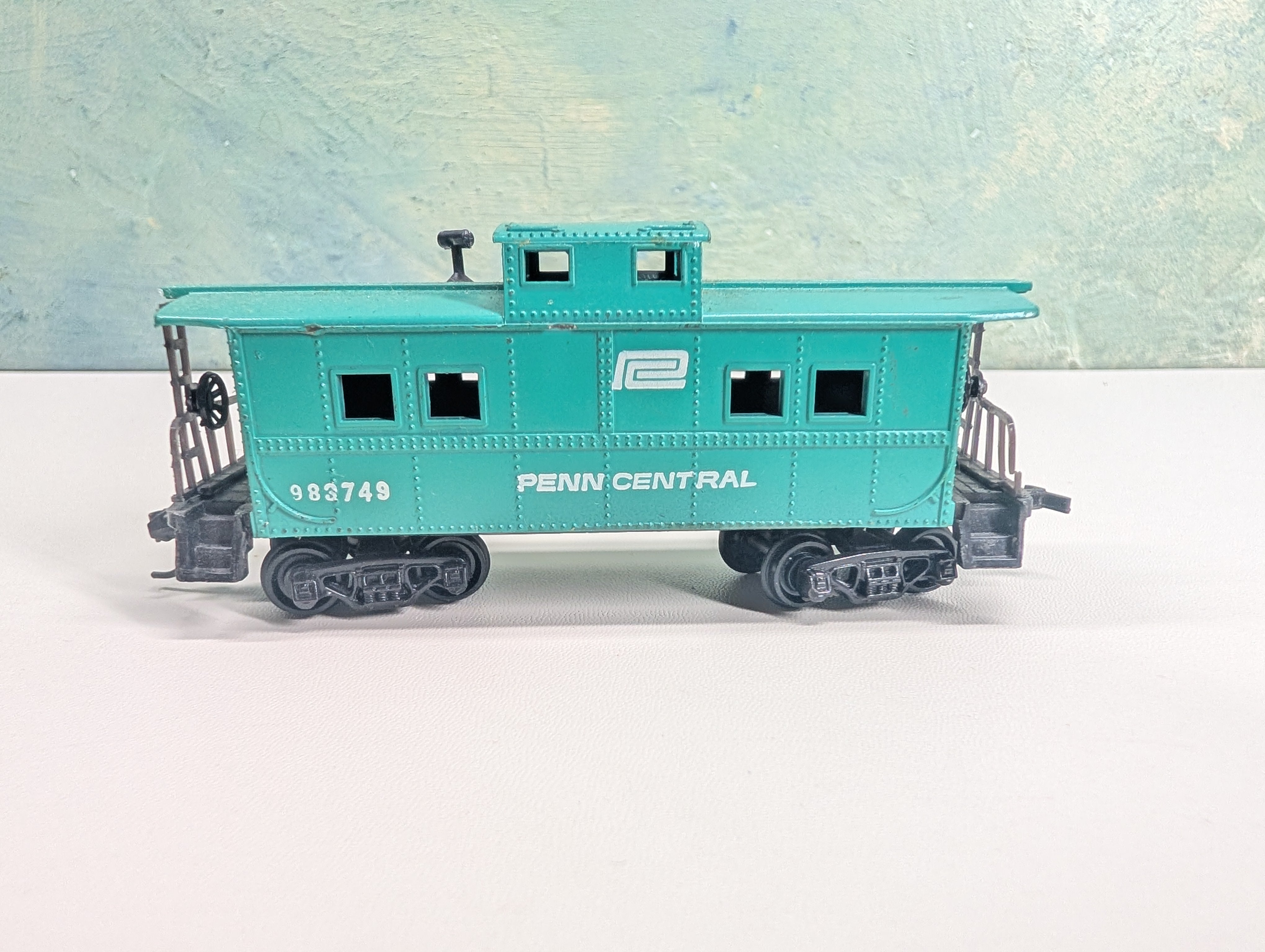 USED HO Scale Caboose Penn Central #983749