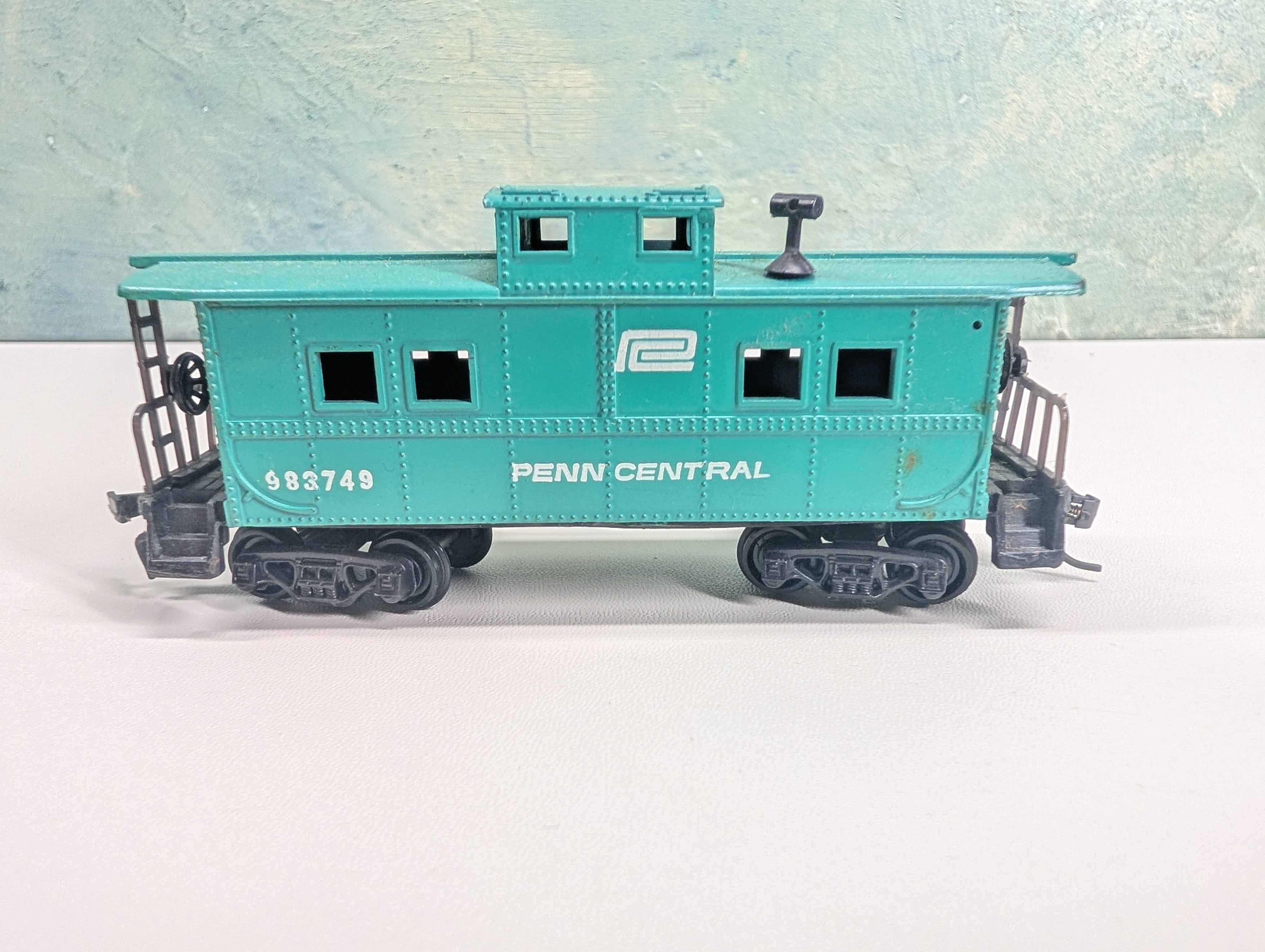 USED HO Scale Caboose Penn Central #983749