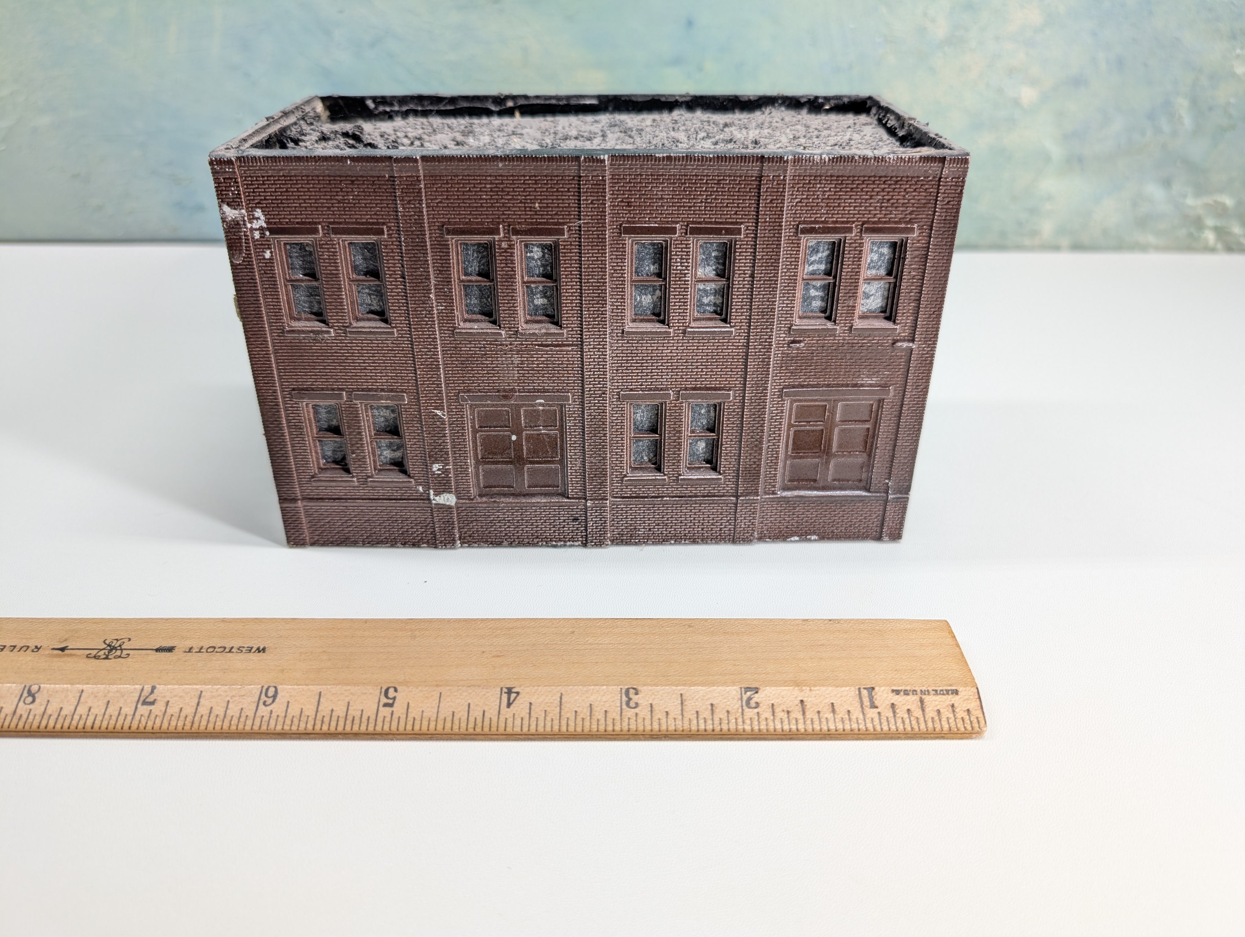 USED HO Scale Brown Brick Warehouse