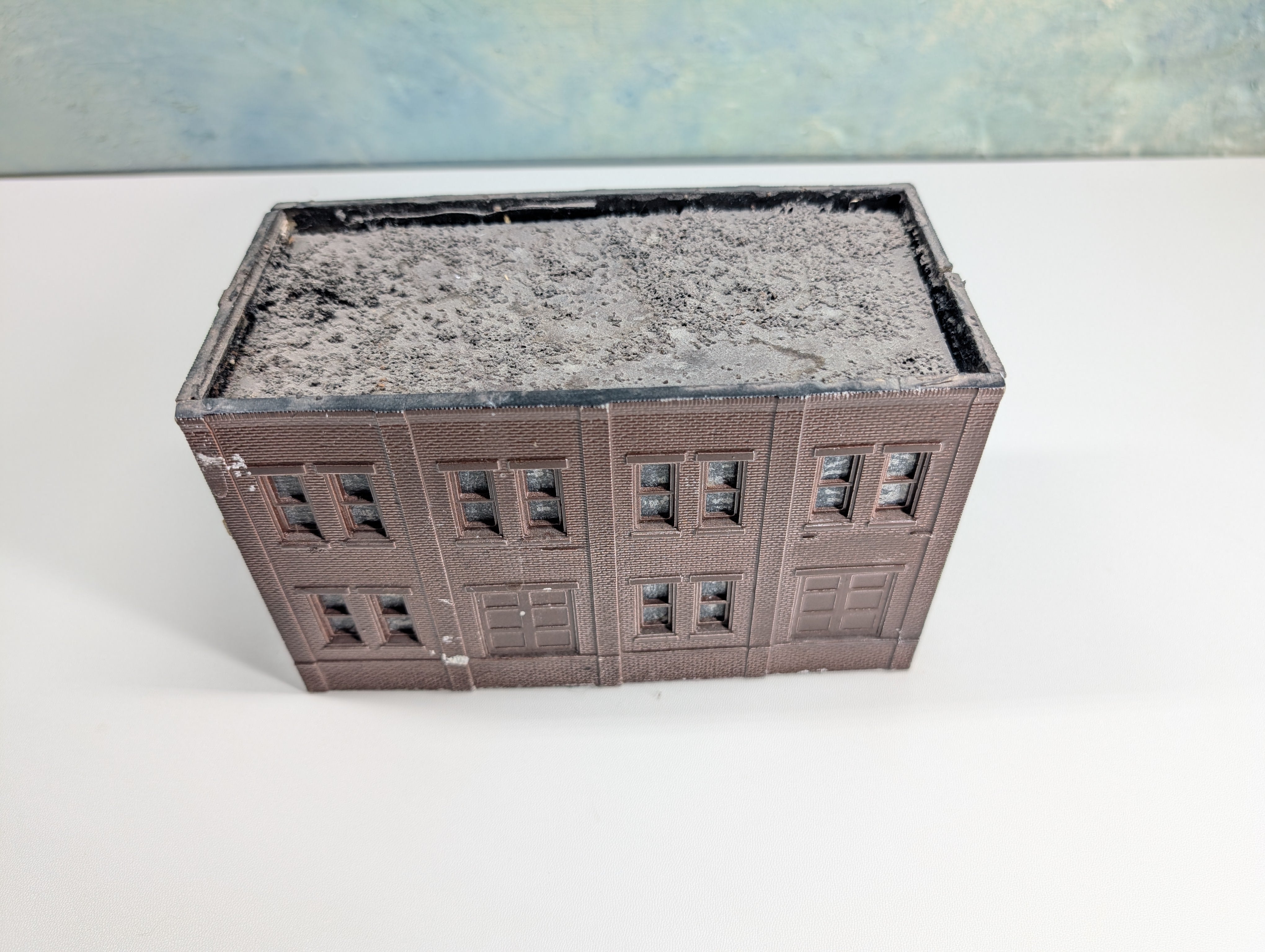 USED HO Scale Brown Brick Warehouse
