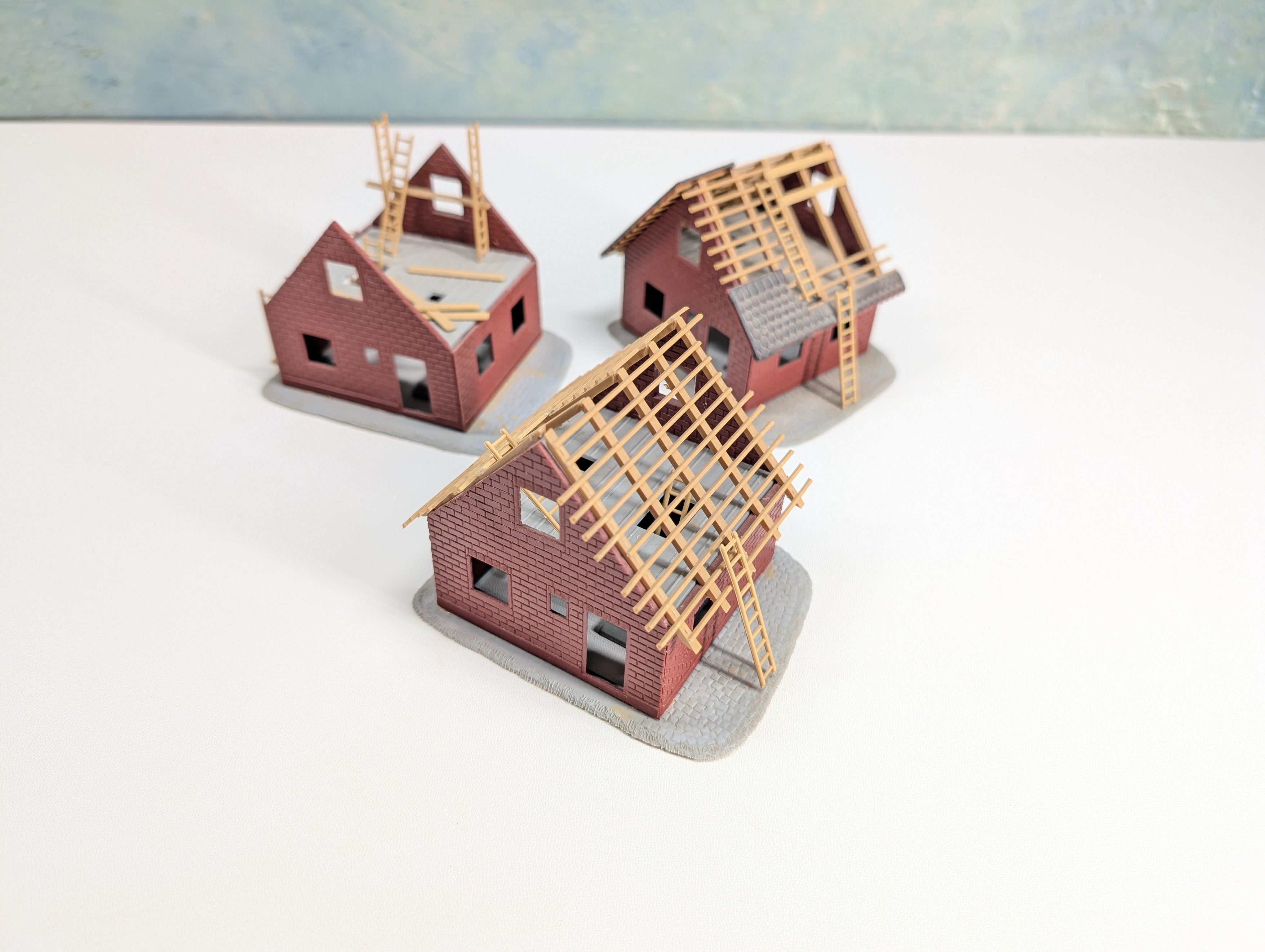 USED HO Scale Lot of Homes Under Construction, Brick (3 pcs)