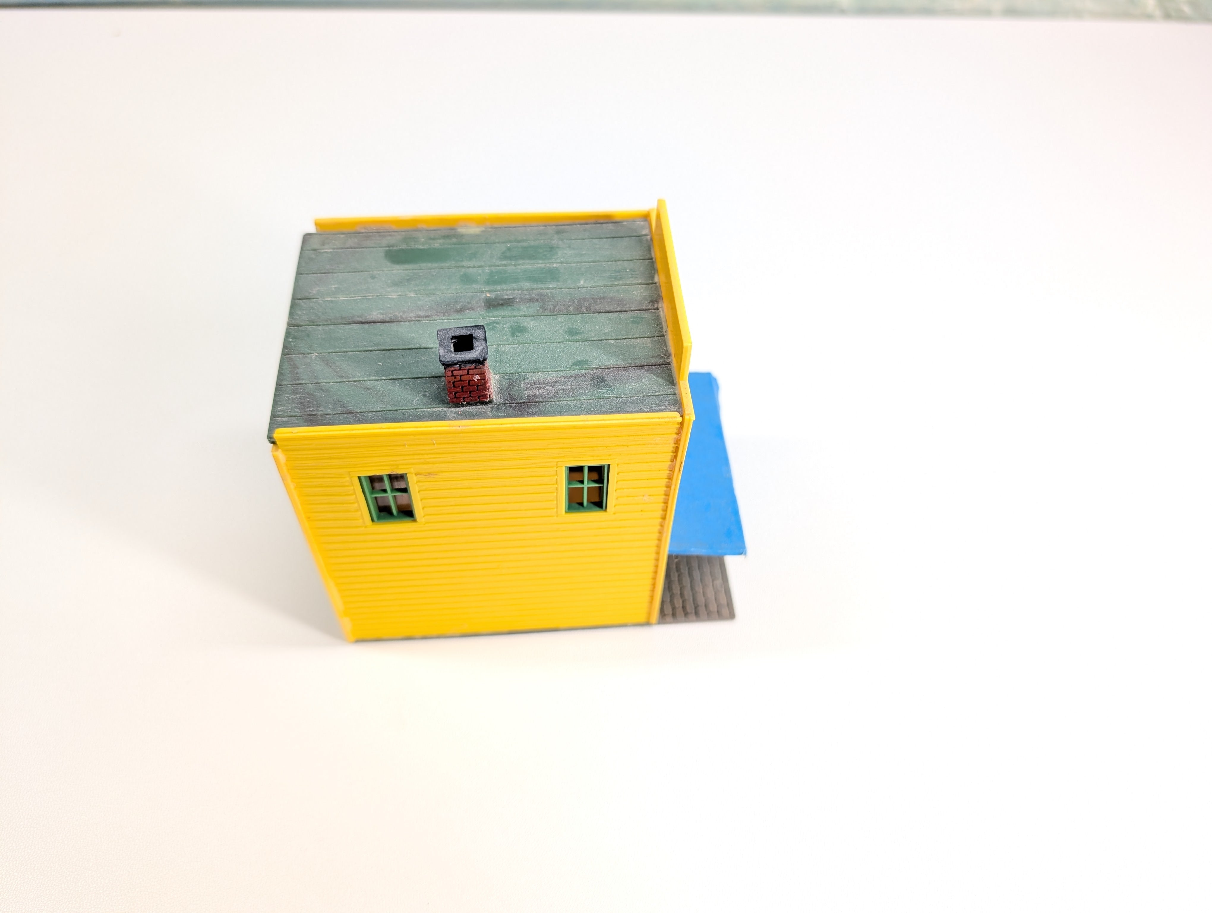 USED HO Scale Yellow Storefront, Five and Ten Store