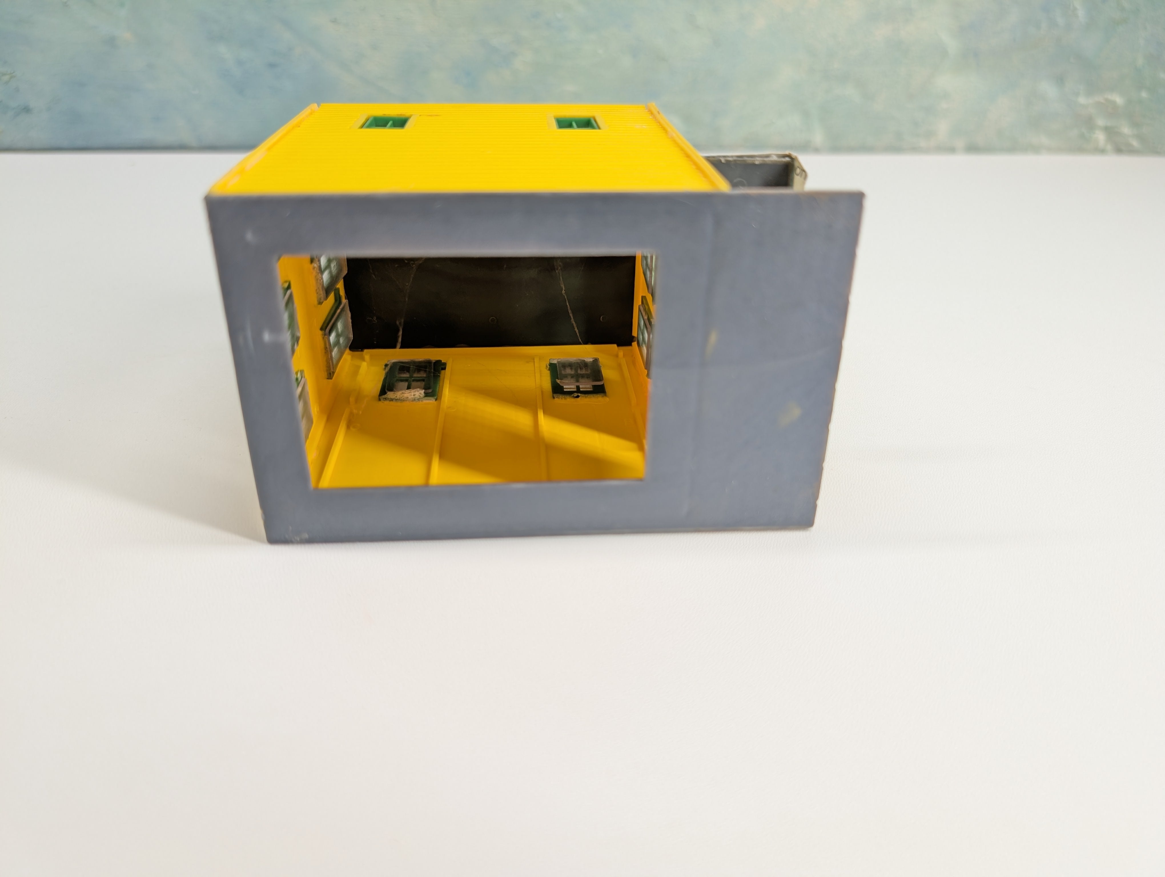 USED HO Scale Yellow Storefront, Five and Ten Store