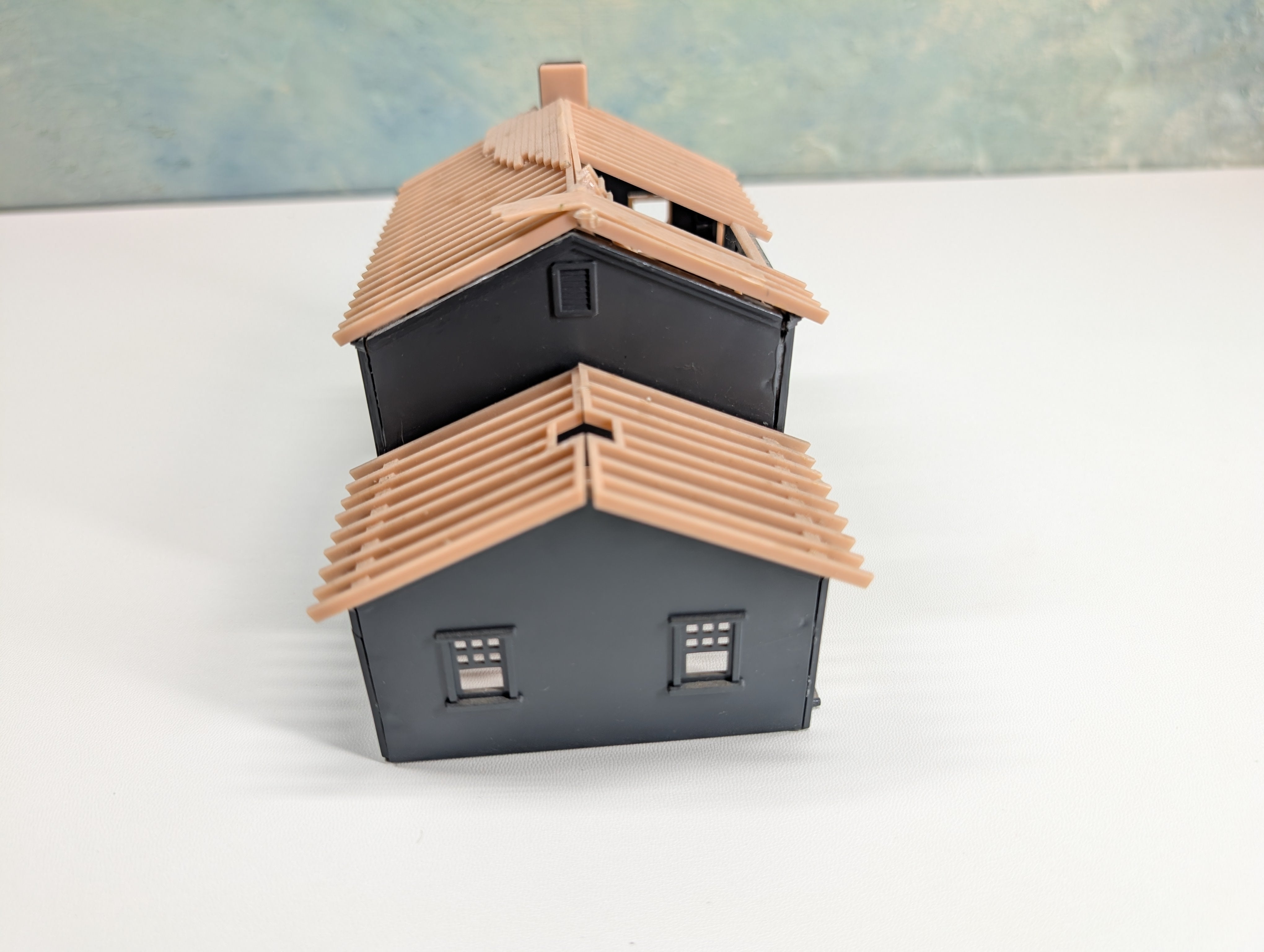 USED HO Scale Gray Home Under Construction