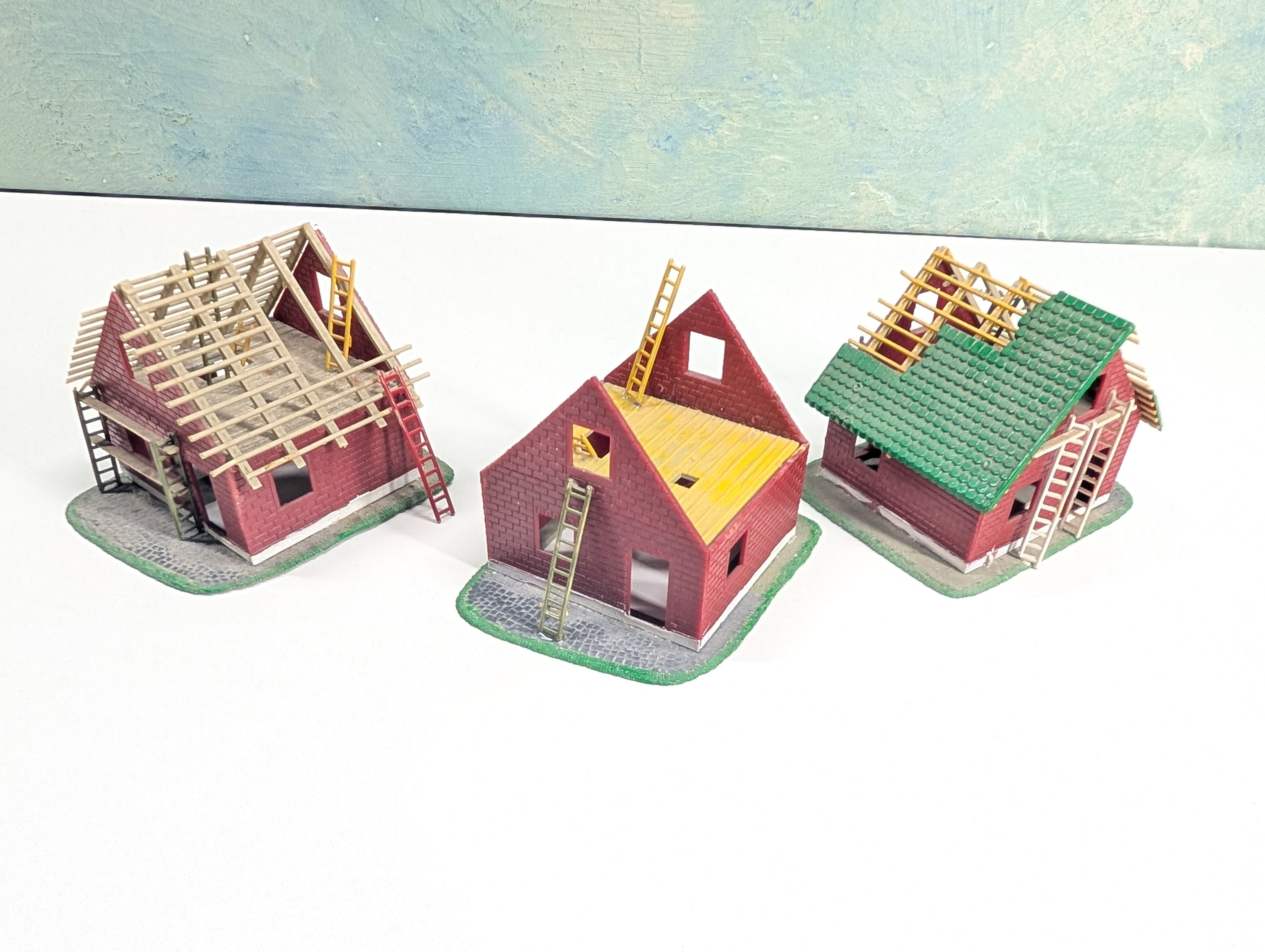 USED HO Scale Lot of Homes Under Construction, Red Brick (3 pcs)