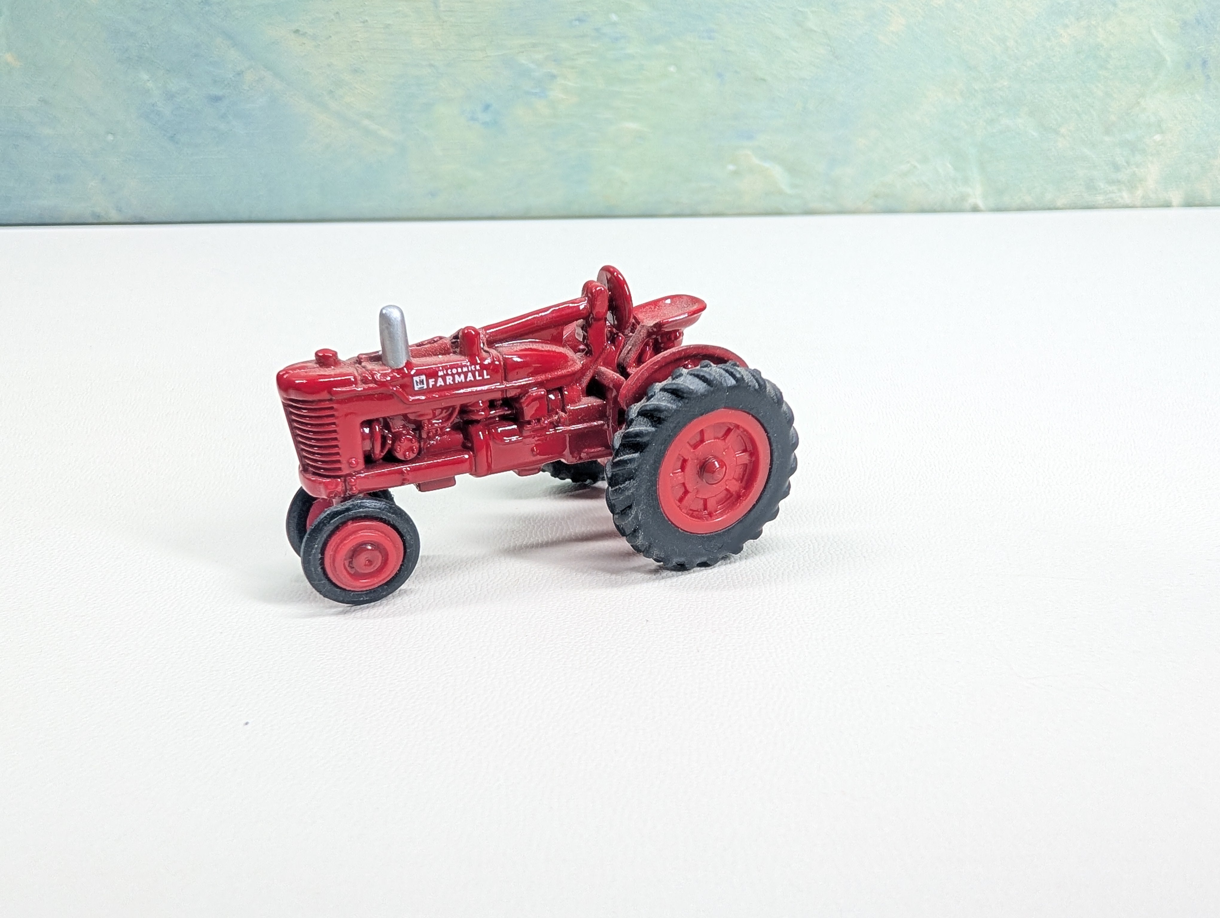 USED ERTL HO Scale Farmall Red Tractor