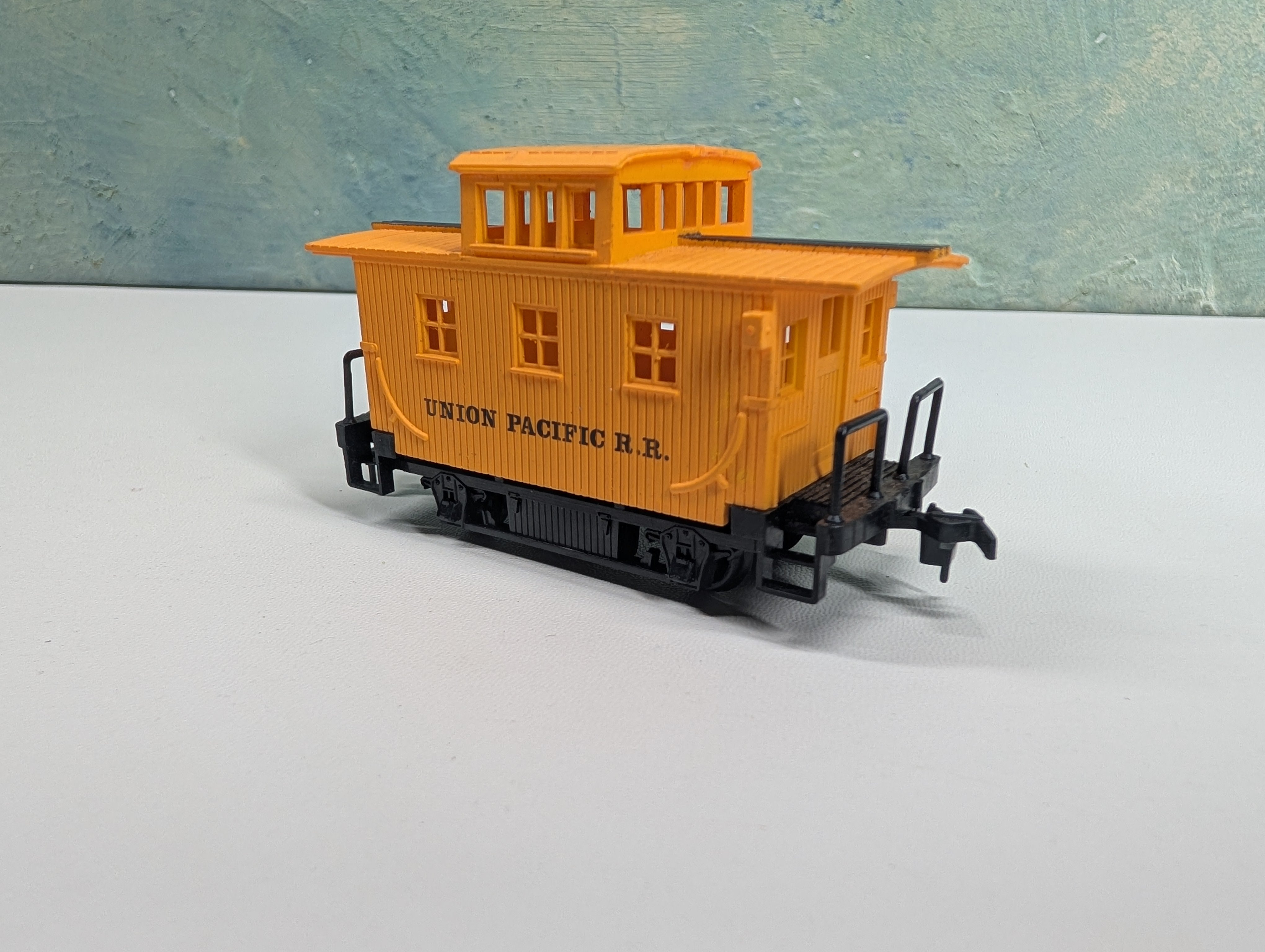 USED Bachmann HO Scale Bobber Caboose Union Pacific