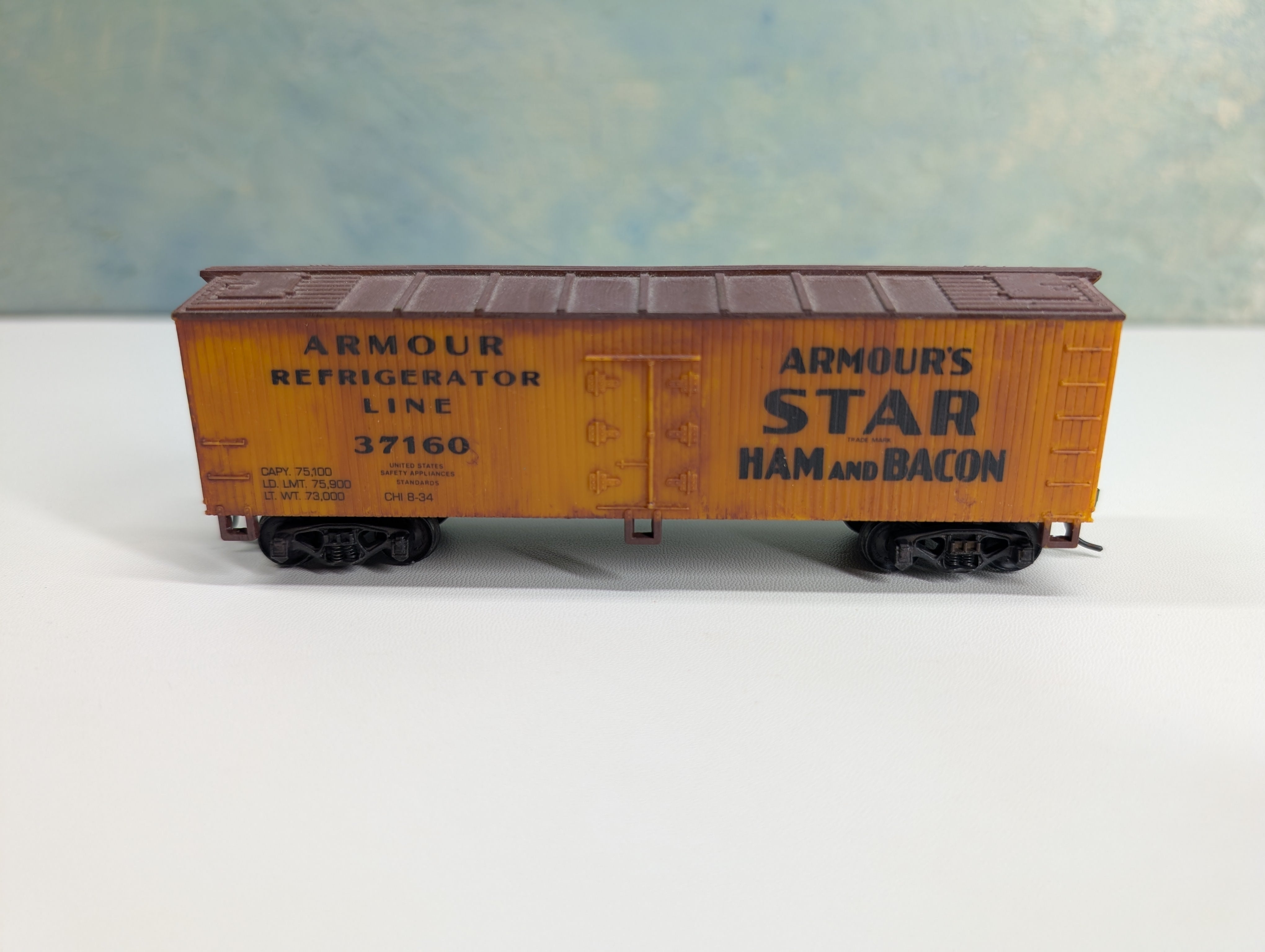 USED Life-Like HO Scale Reefer Armour's Star Ham & Bacon #37160 Weathered