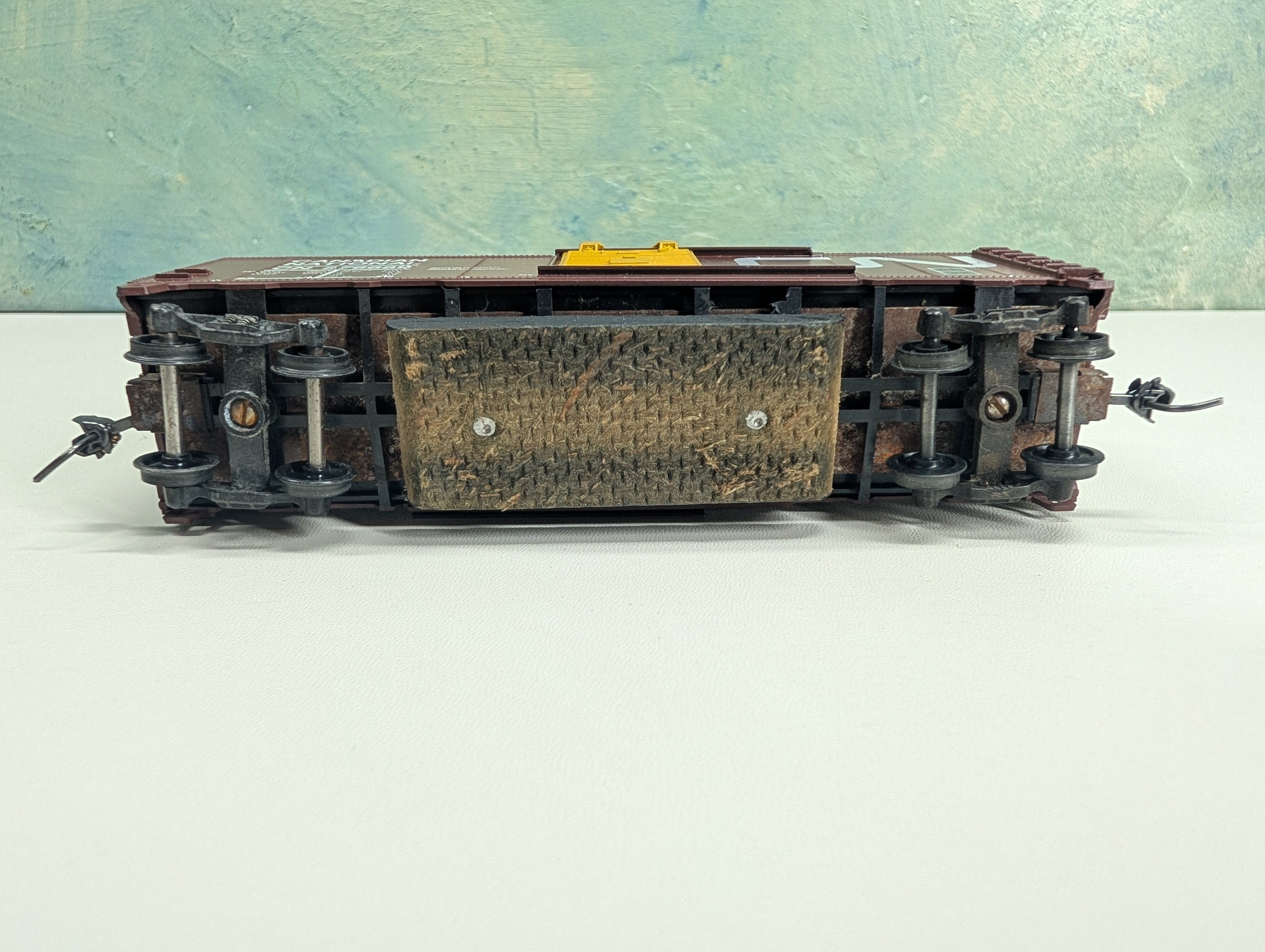 USED Athearn HO Scale 40' Box Car w/ Track Cleaner Canadian National CN #576689