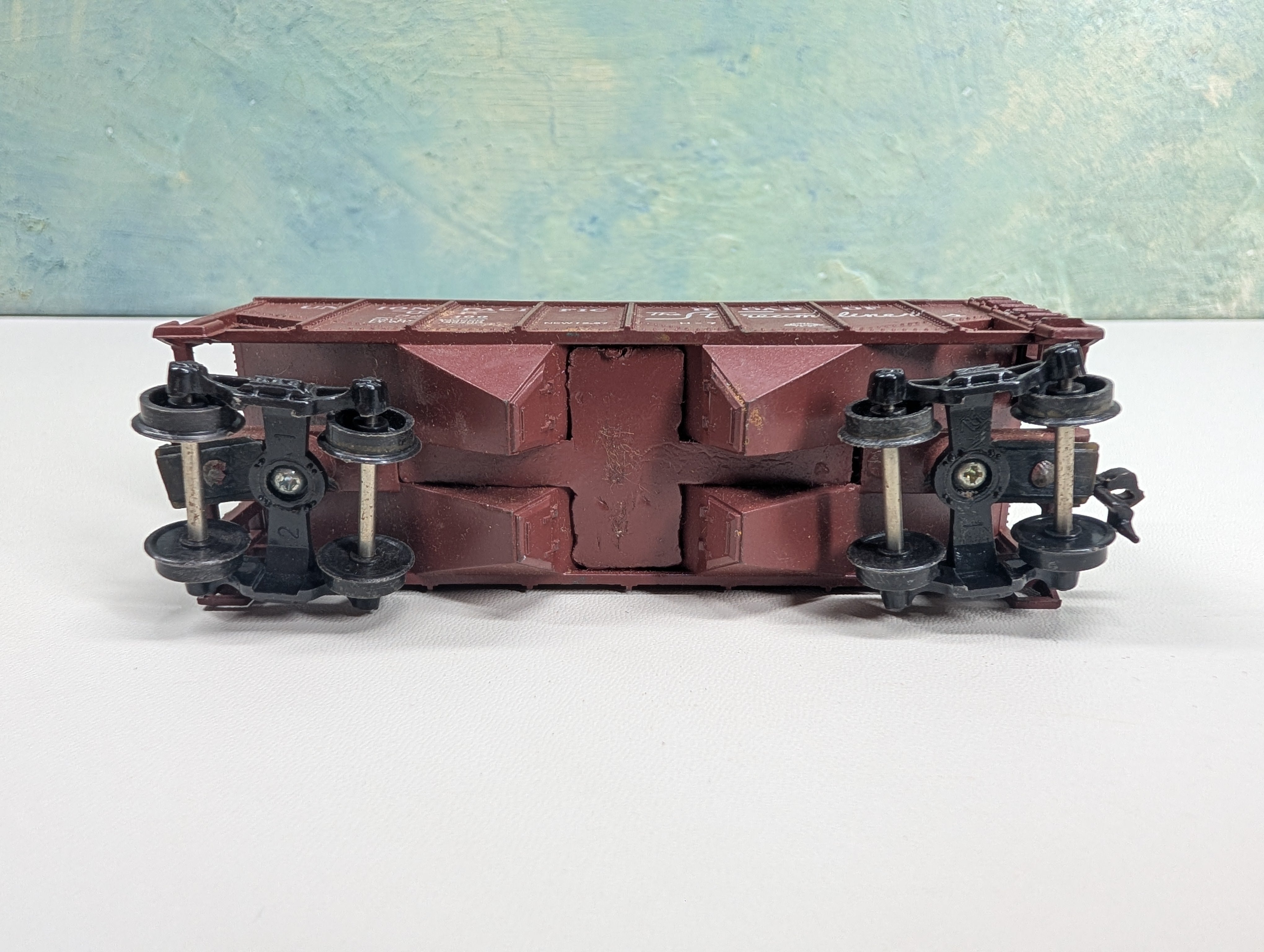 USED HO Scale 2 Bay Hopper Union Pacific UP #32100