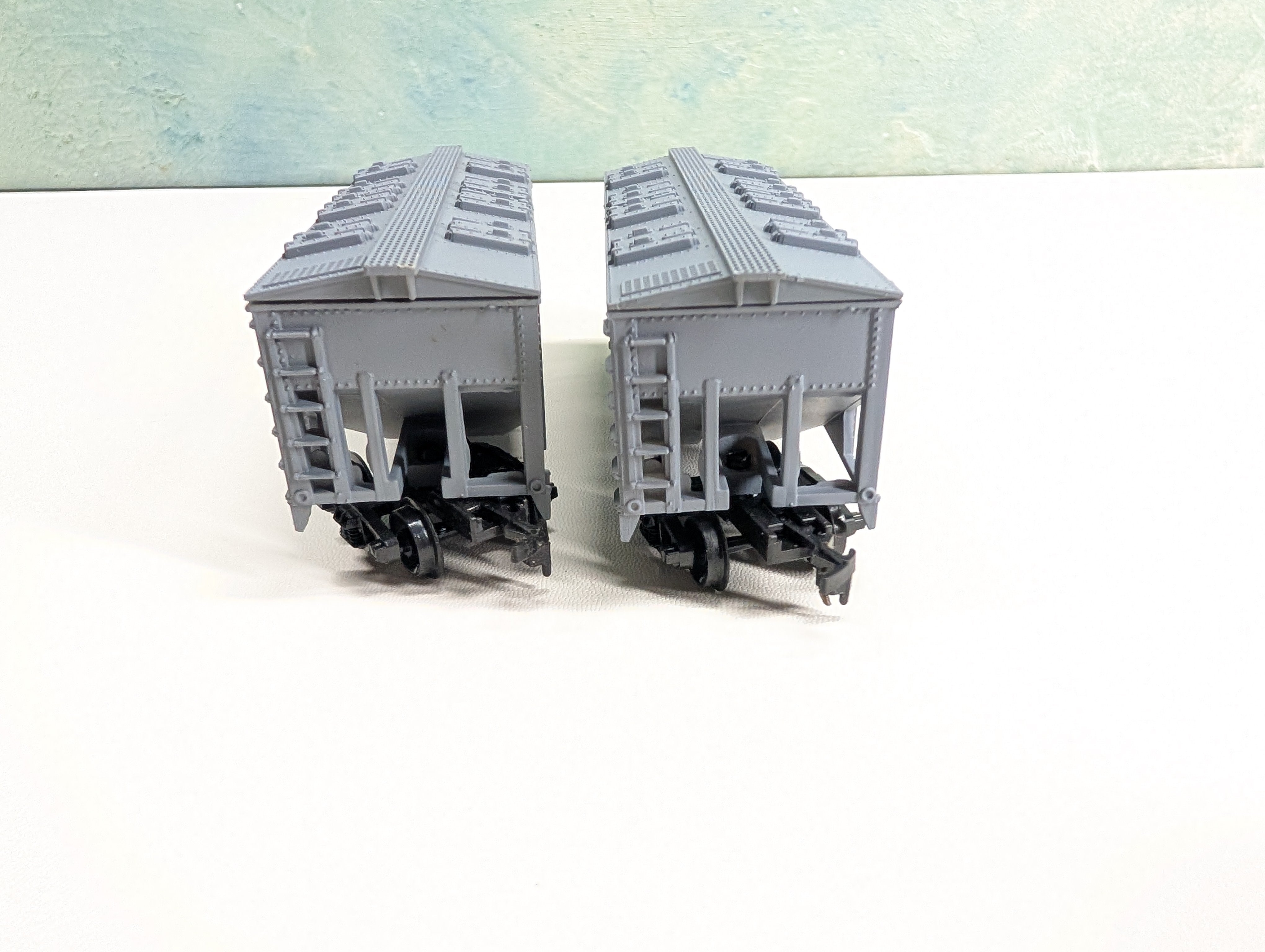 USED HO Scale 2 Bay Hoppers Burlington CB&Q #85124 (2 pcs)