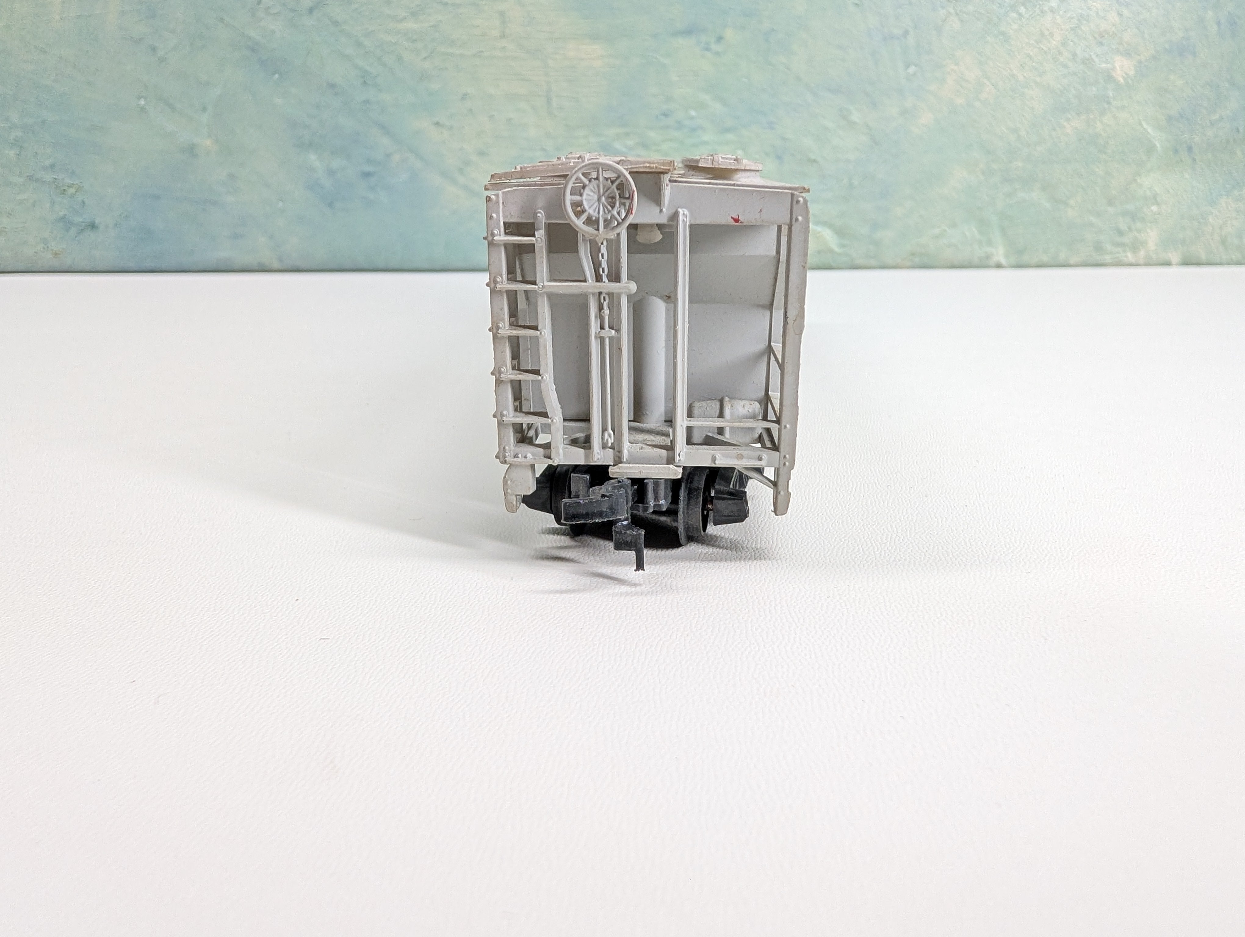 USED HO Scale Covered Hopper Great Western Malting Co NAHX #52640