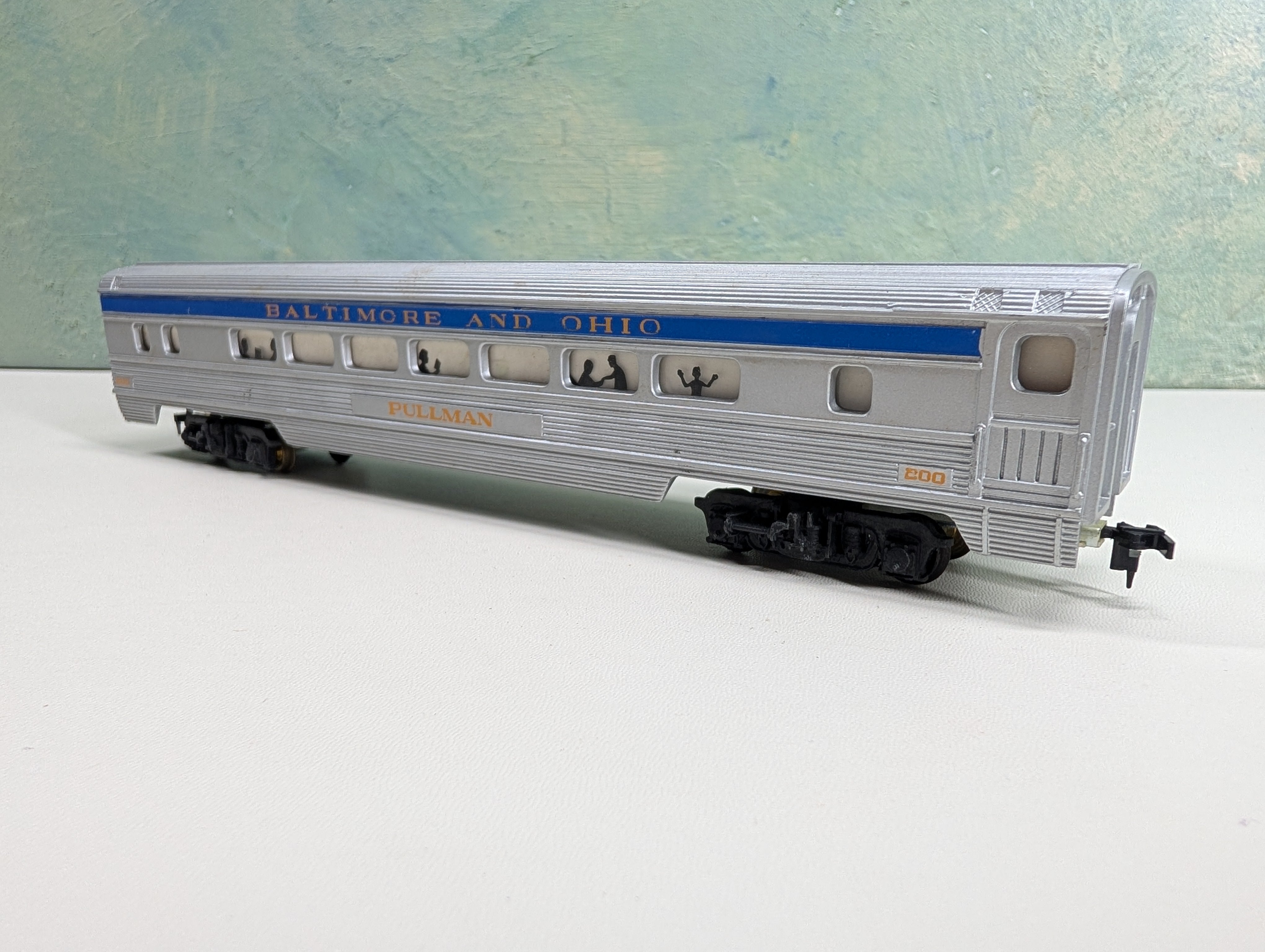 USED Tyco HO Scale Royal Blue Coach Passenger Car Baltimore and Ohio B&O #200 Pullman