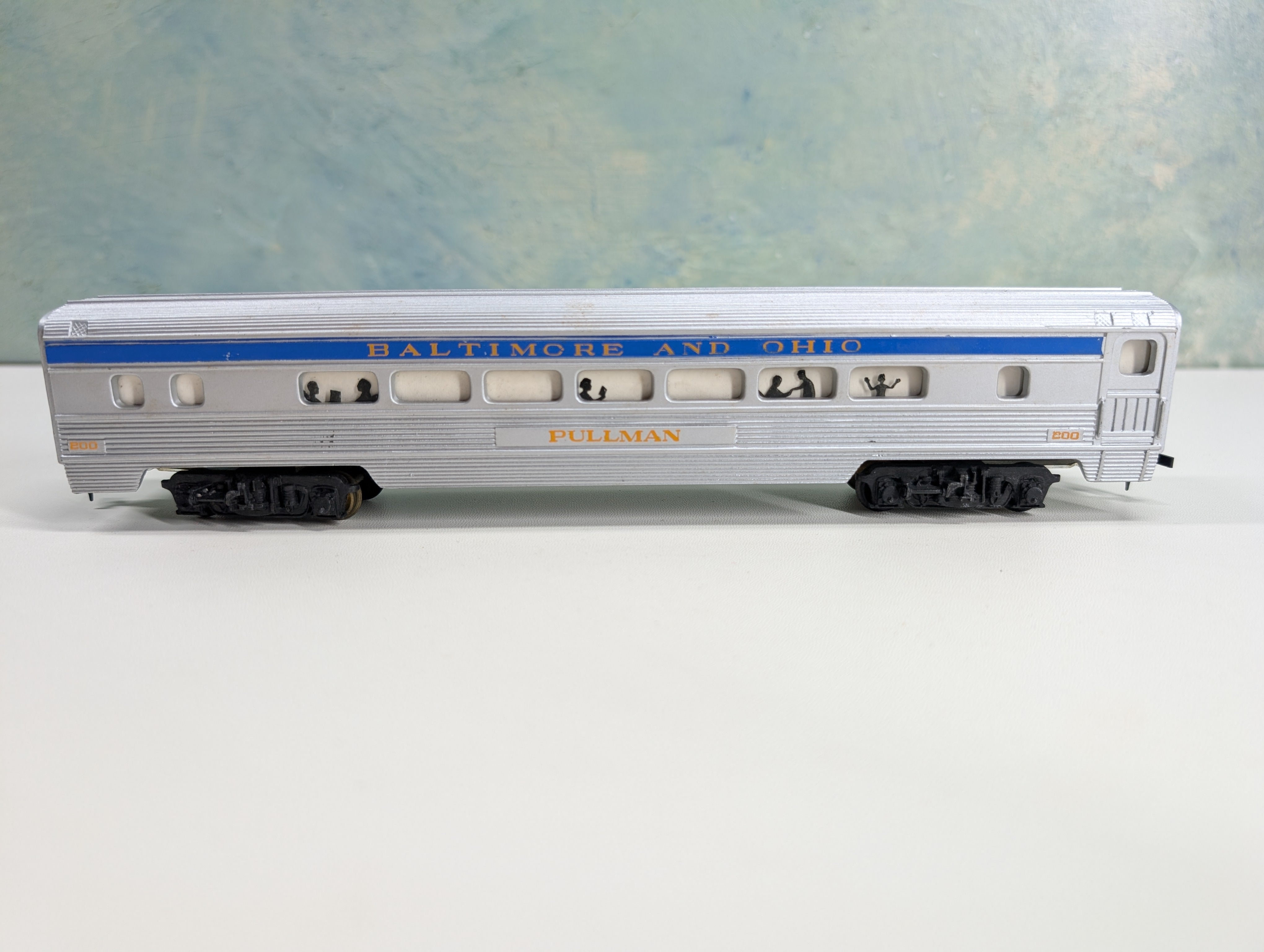 USED Tyco HO Scale Royal Blue Coach Passenger Car Baltimore and Ohio B&O #200 Pullman