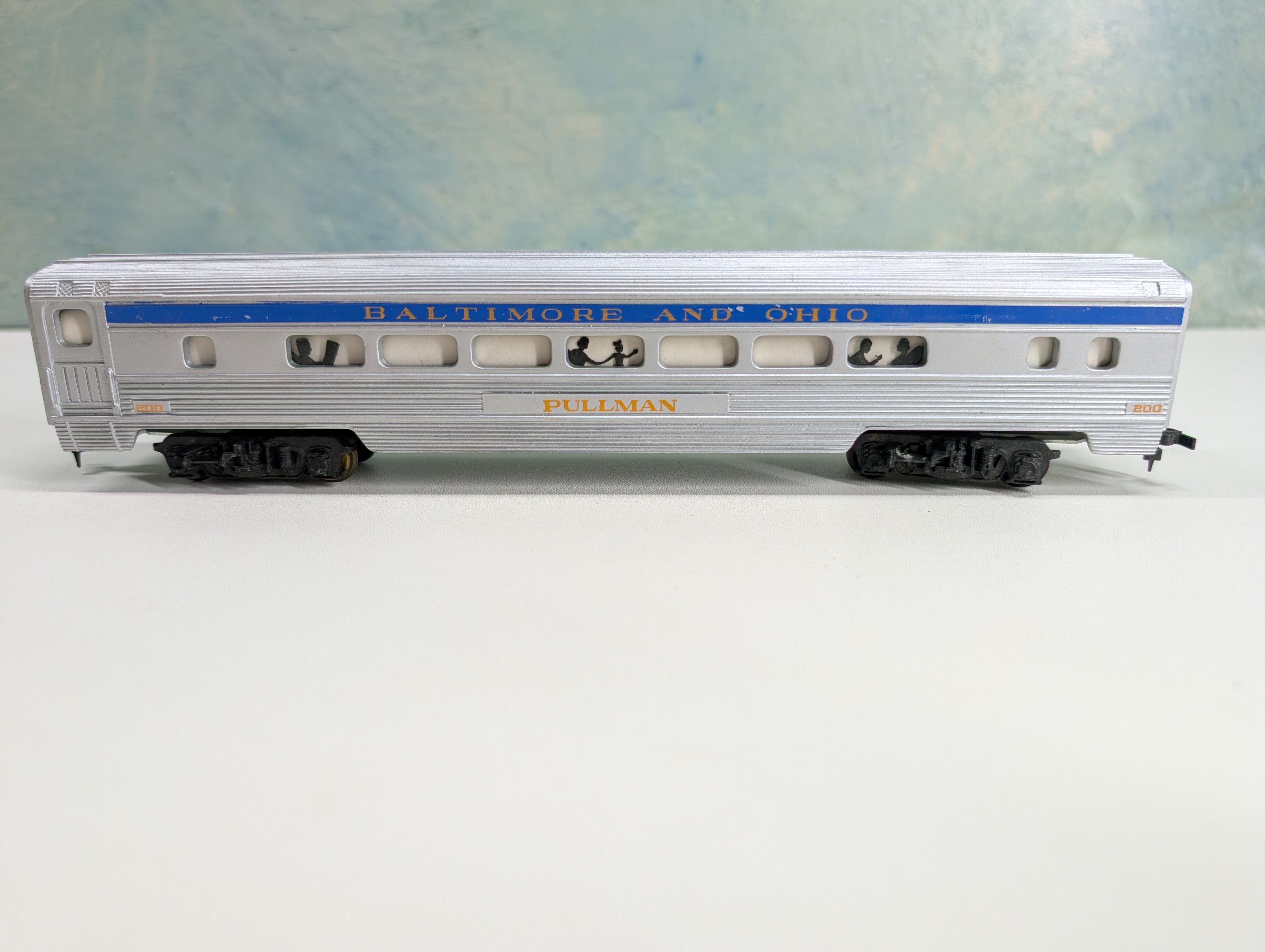 USED Tyco HO Scale Royal Blue Coach Passenger Car Baltimore and Ohio B&O #200 Pullman