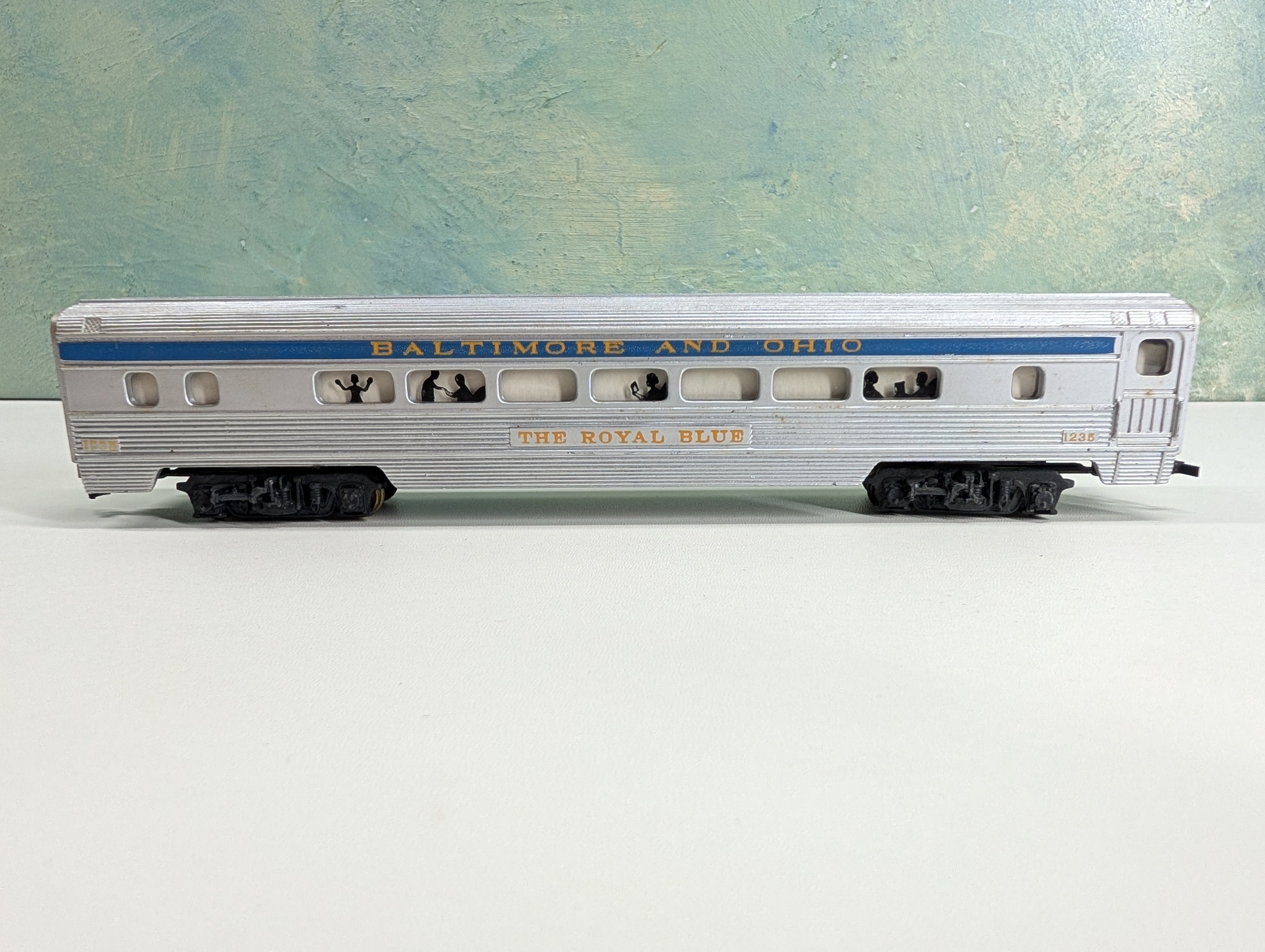 USED Tyco HO Scale Royal Blue Coach Passenger Car Baltimore and Ohio B&O #1235