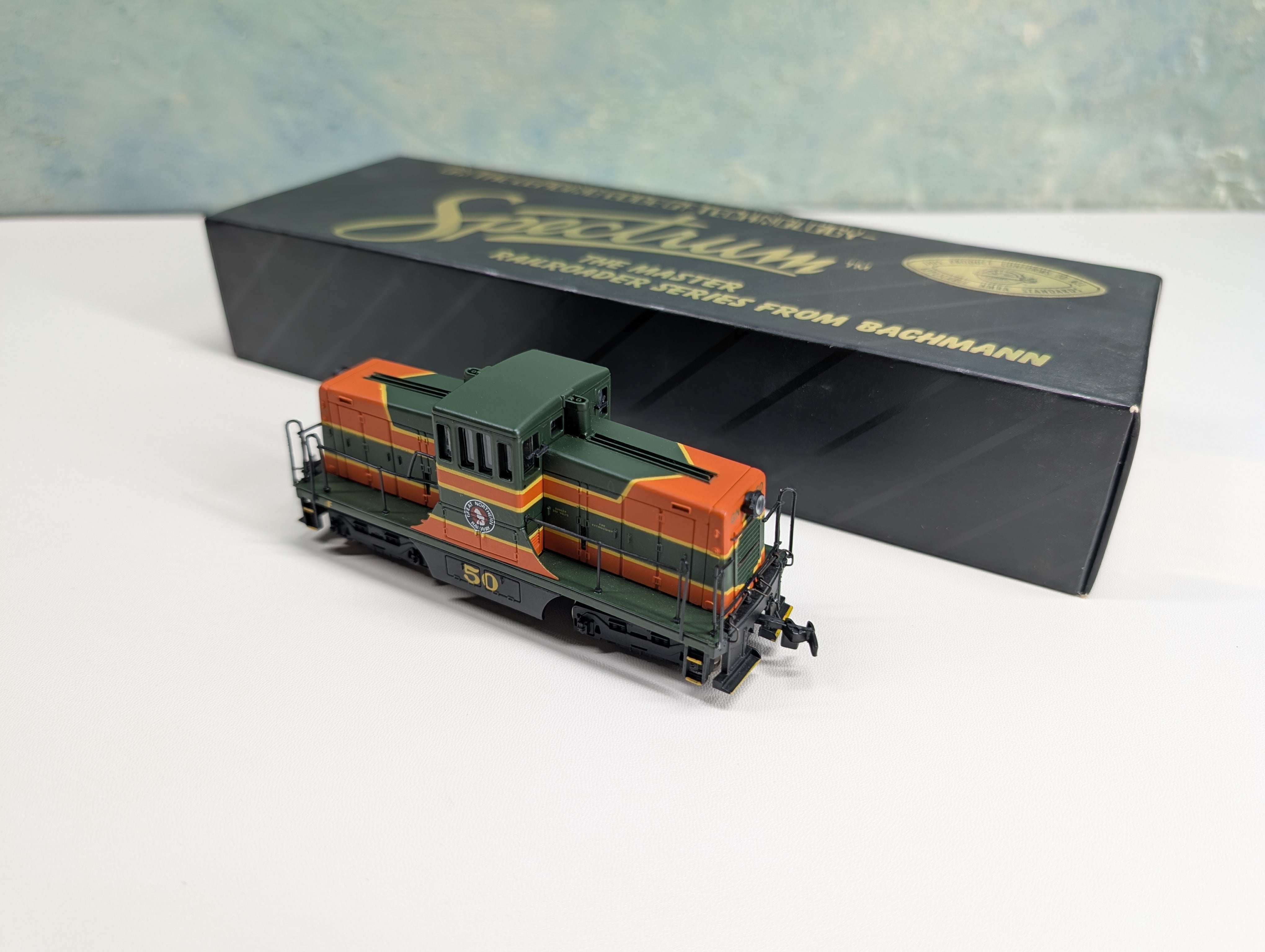 USED Bachmann 80010 HO Scale Spectrum GE 44-Ton Switcher Great Northern #50 Repairs! DC