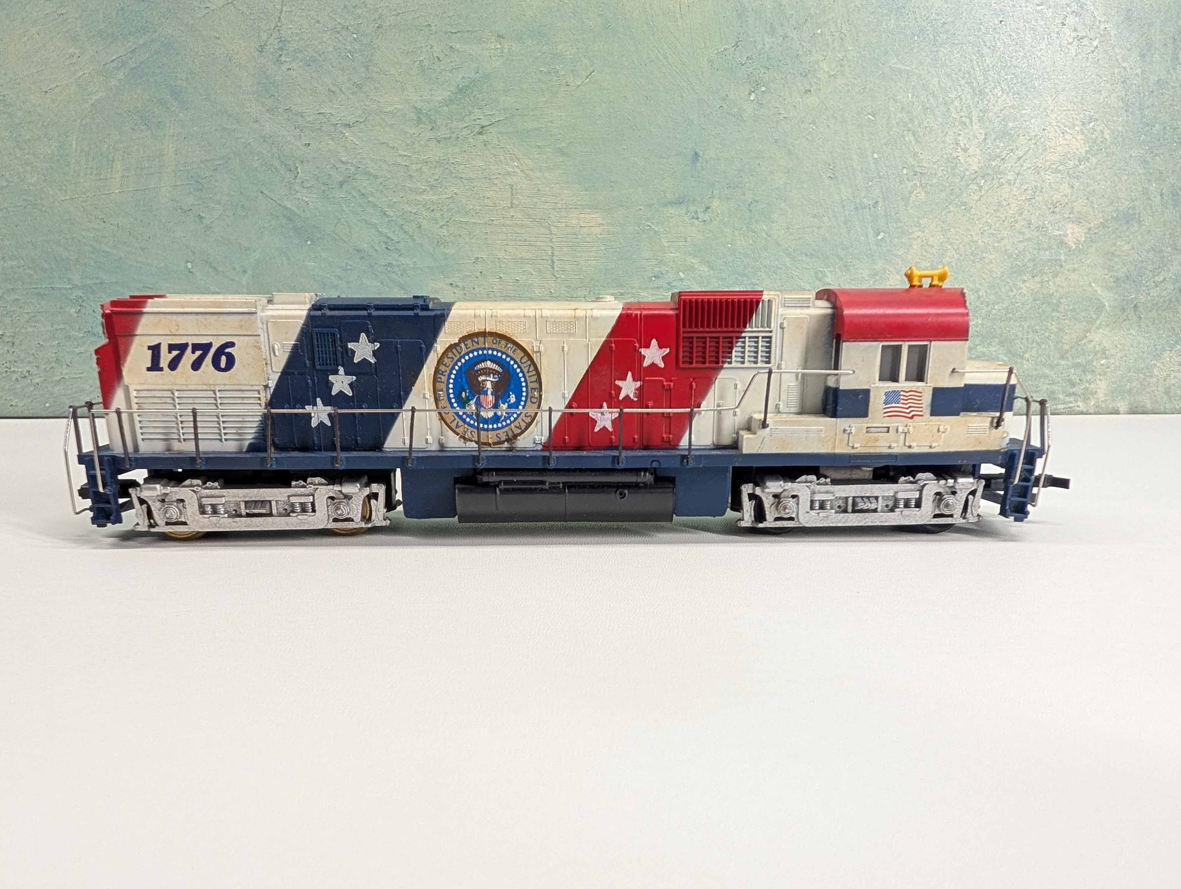 USED Tyco HO Scale Spirit of '76 Alco Century Diesel Locomotive Tested! DC