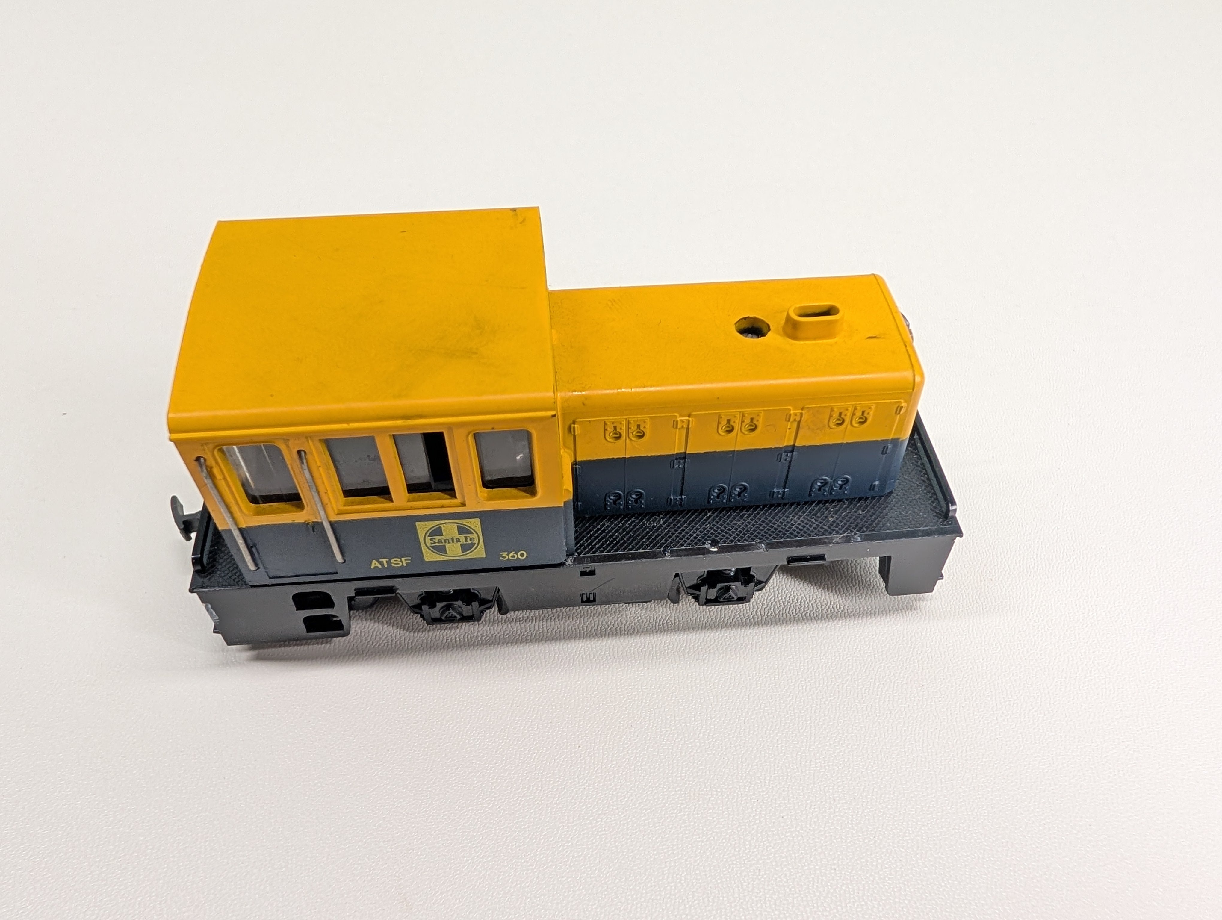 USED AHM 5153 HO Scale GE-35 Ton Switcher Santa Fe ATSF #360 Tested! DC