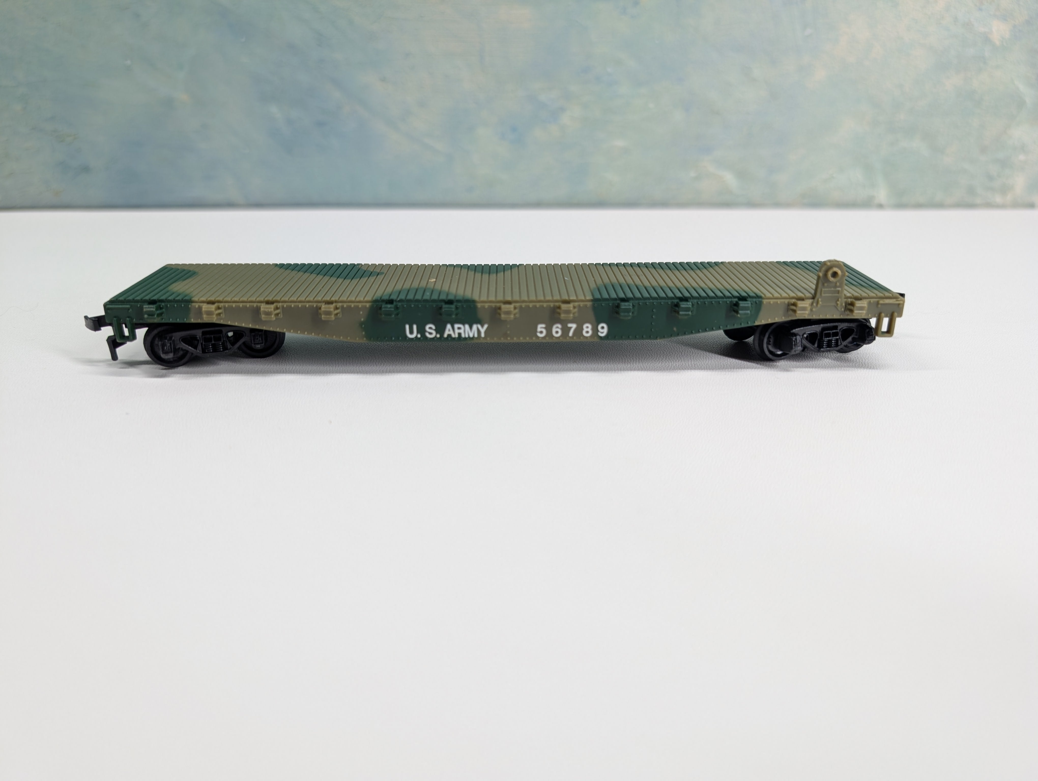 USED Cox HO Scale 50' Flat Car US Army 56789
