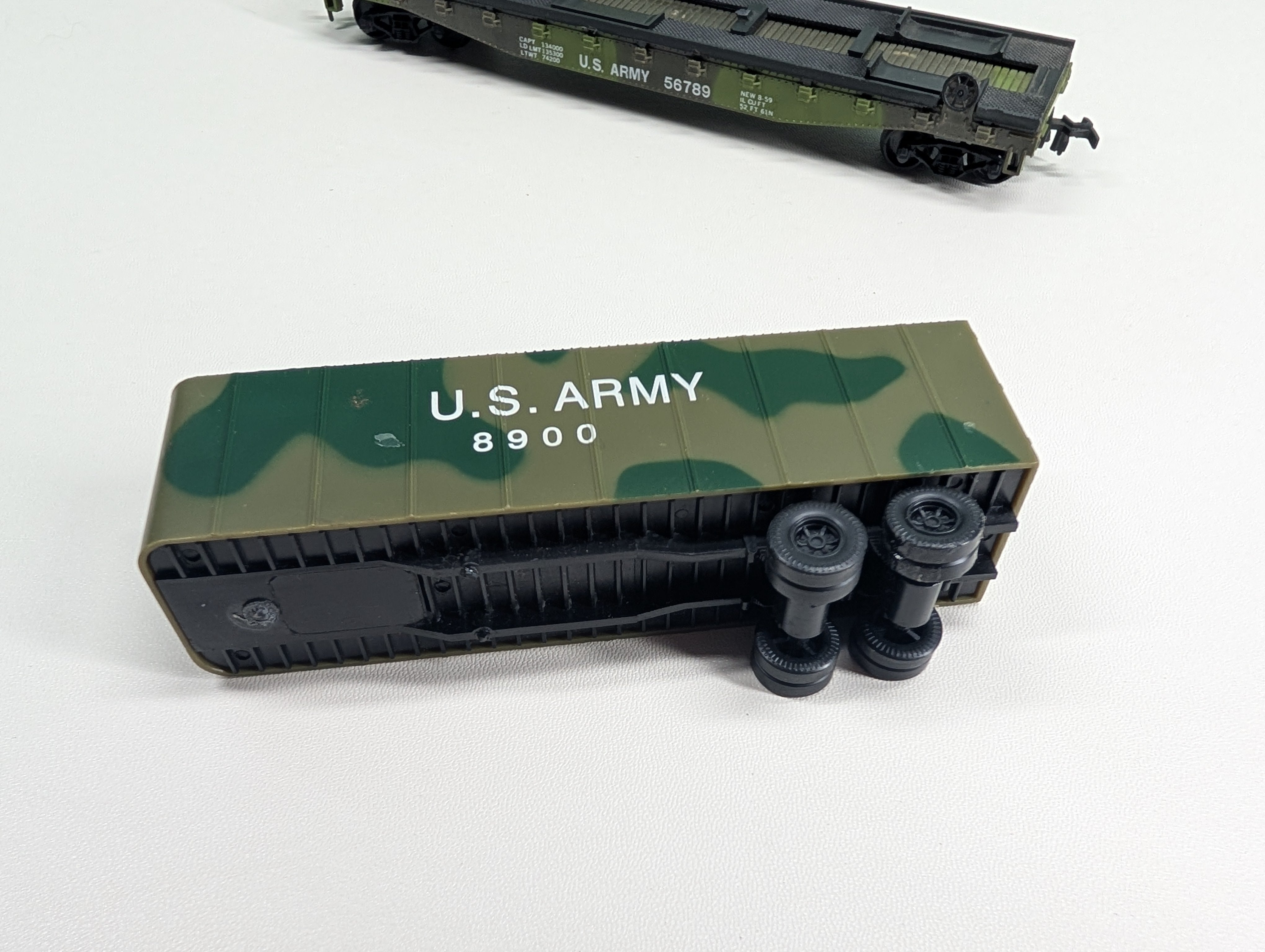 USED AHM HO Scale 50' Flat Car w/ Trailer US Army 56789