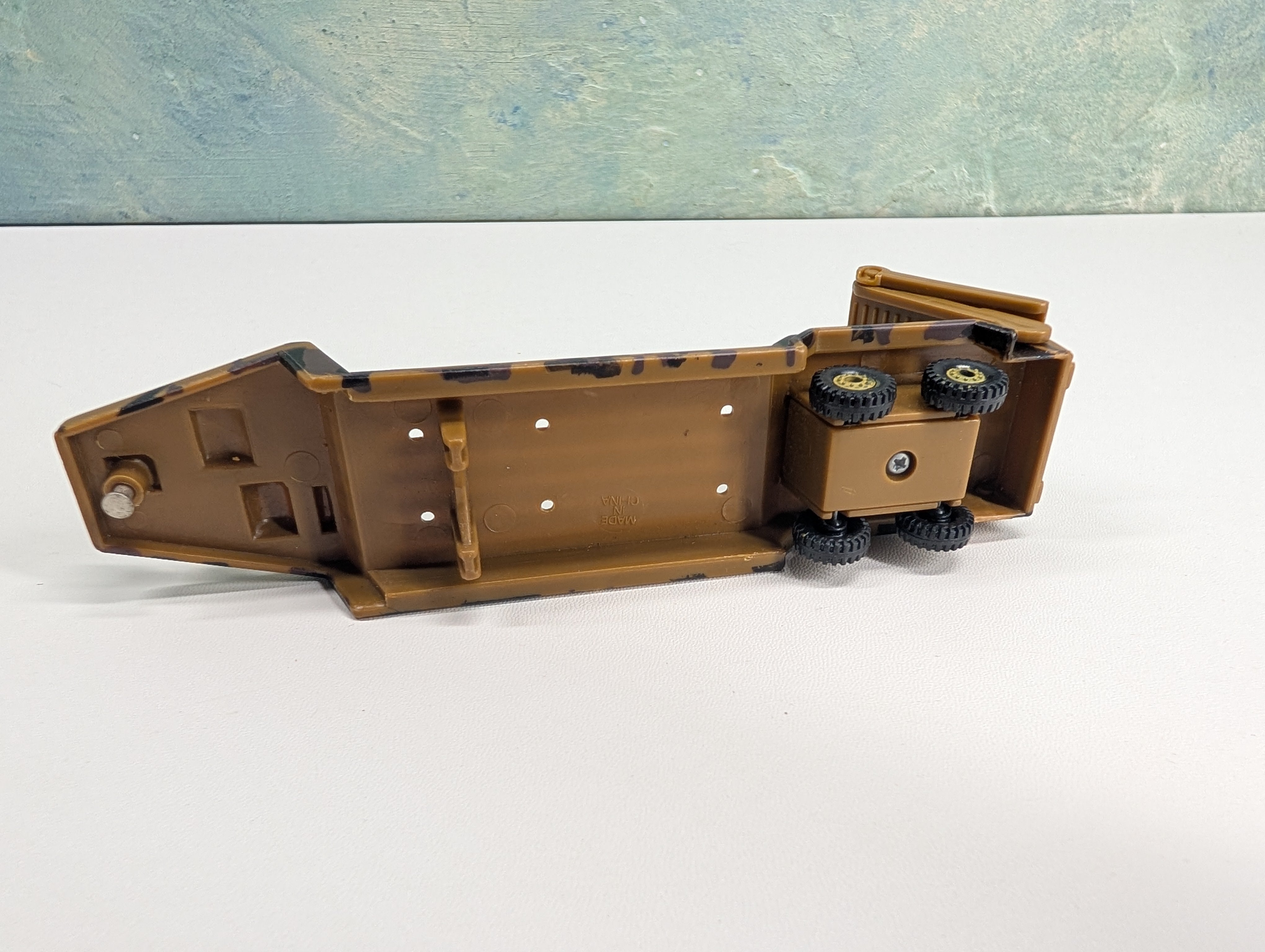 USED Boley HO Scale Military Tractor Trailer Cab w/ Flat Car & Tank Load, Brown