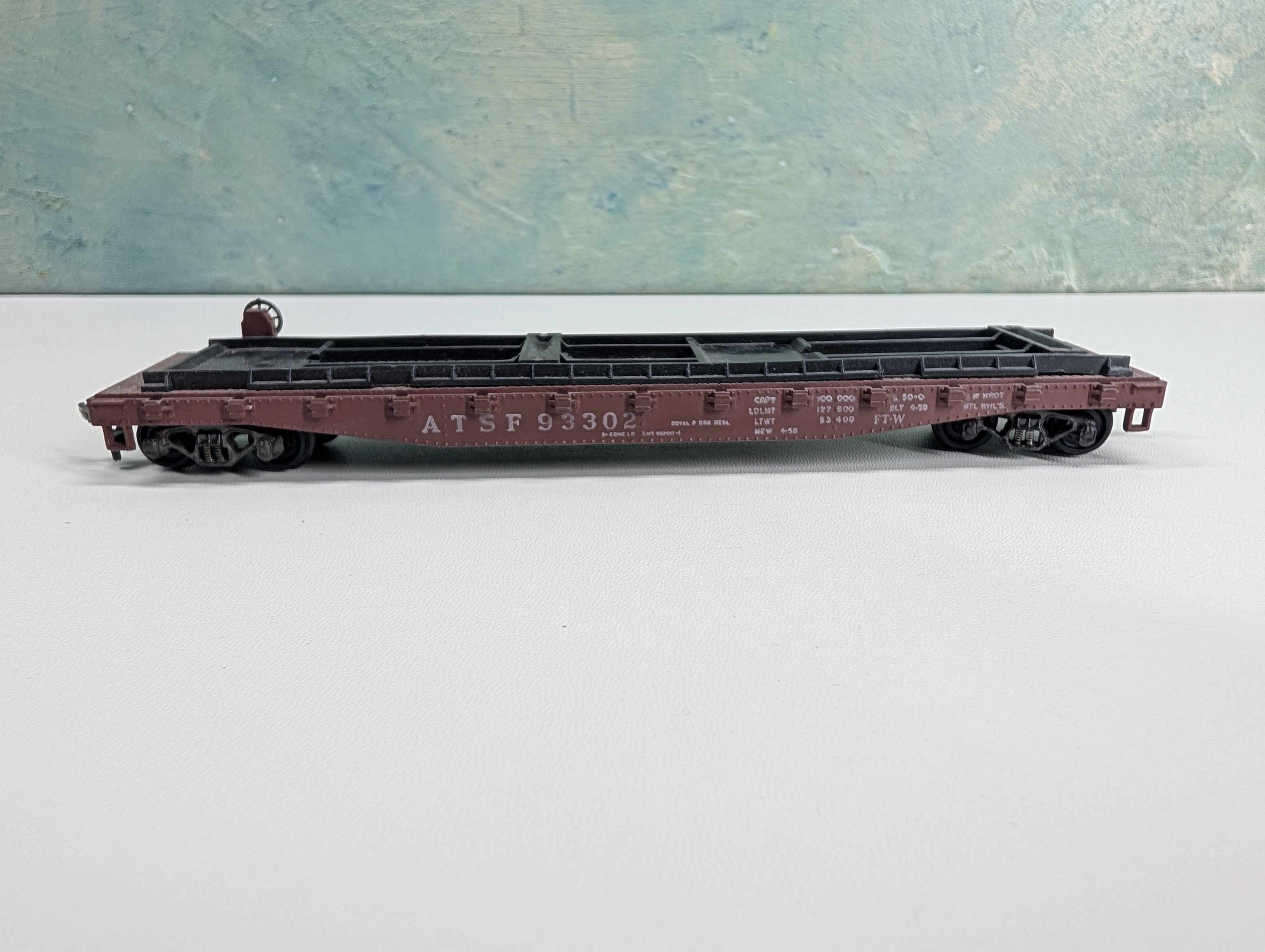 USED HO Scale 50' Flat Car Santa Fe ATSF #93302