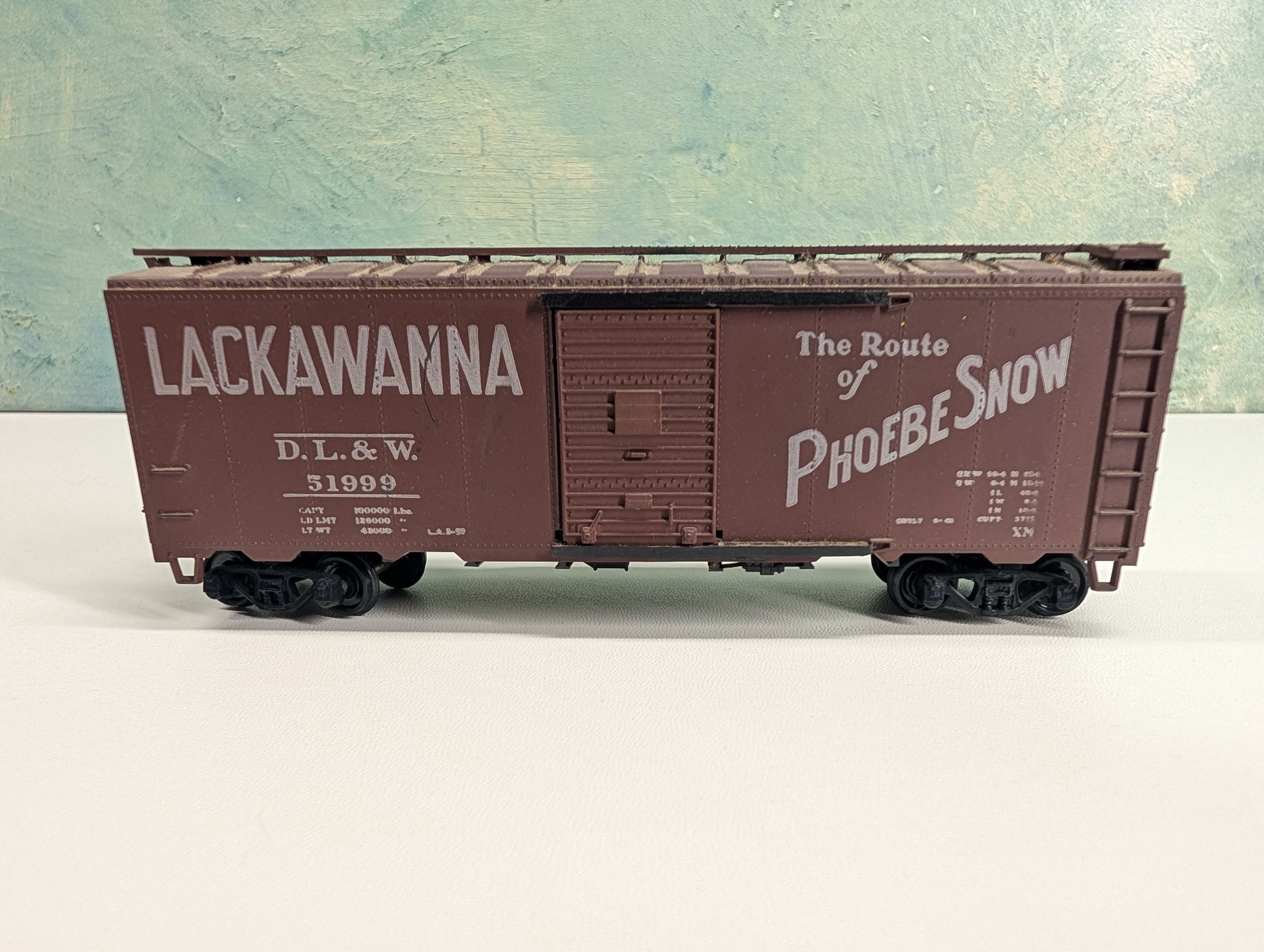USED Athearn HO Scale 40' Box Car Lackawanna DL&W #51999