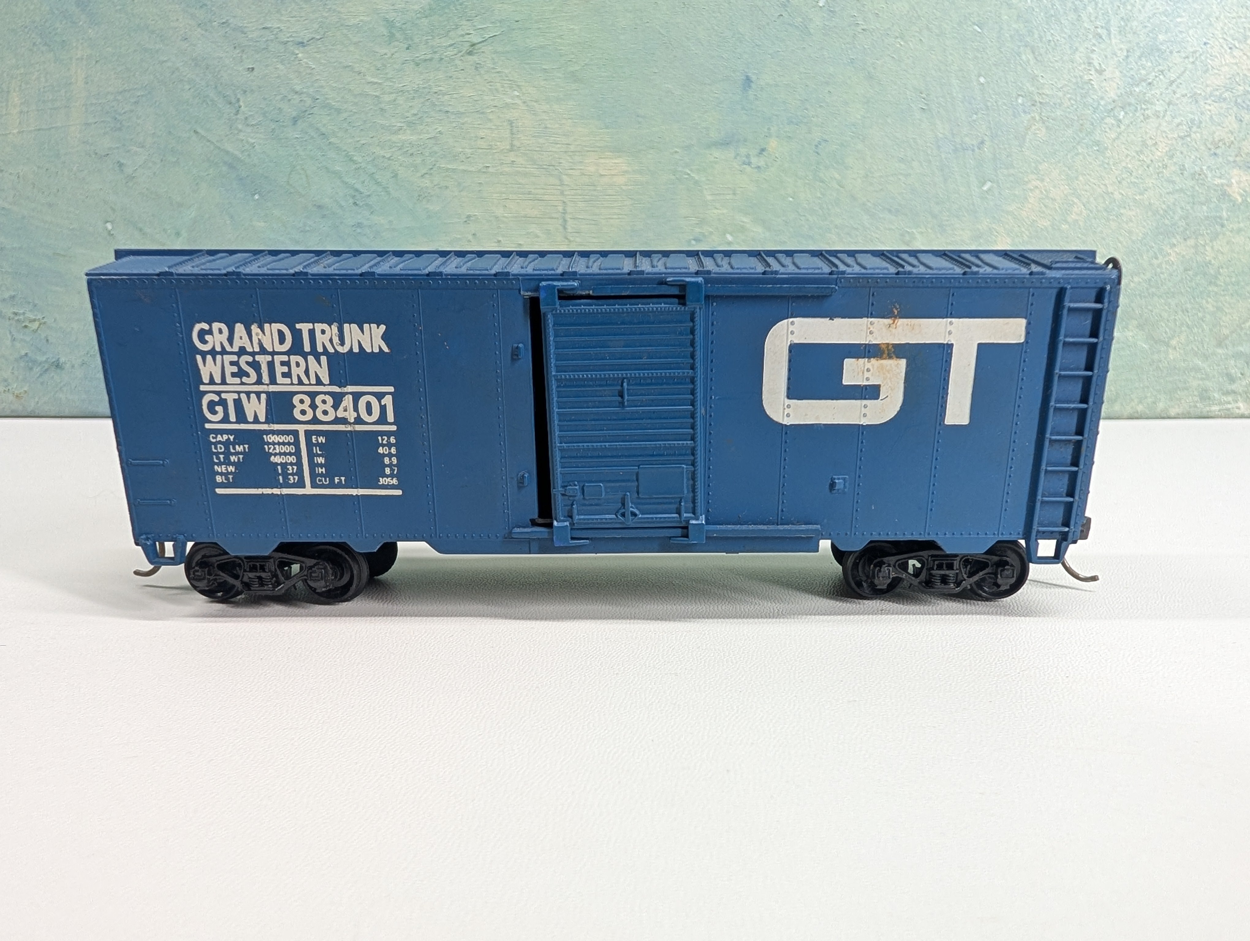 USED Lionel HO Scale 40' Box Car Grand Trunk Western GTW #88401