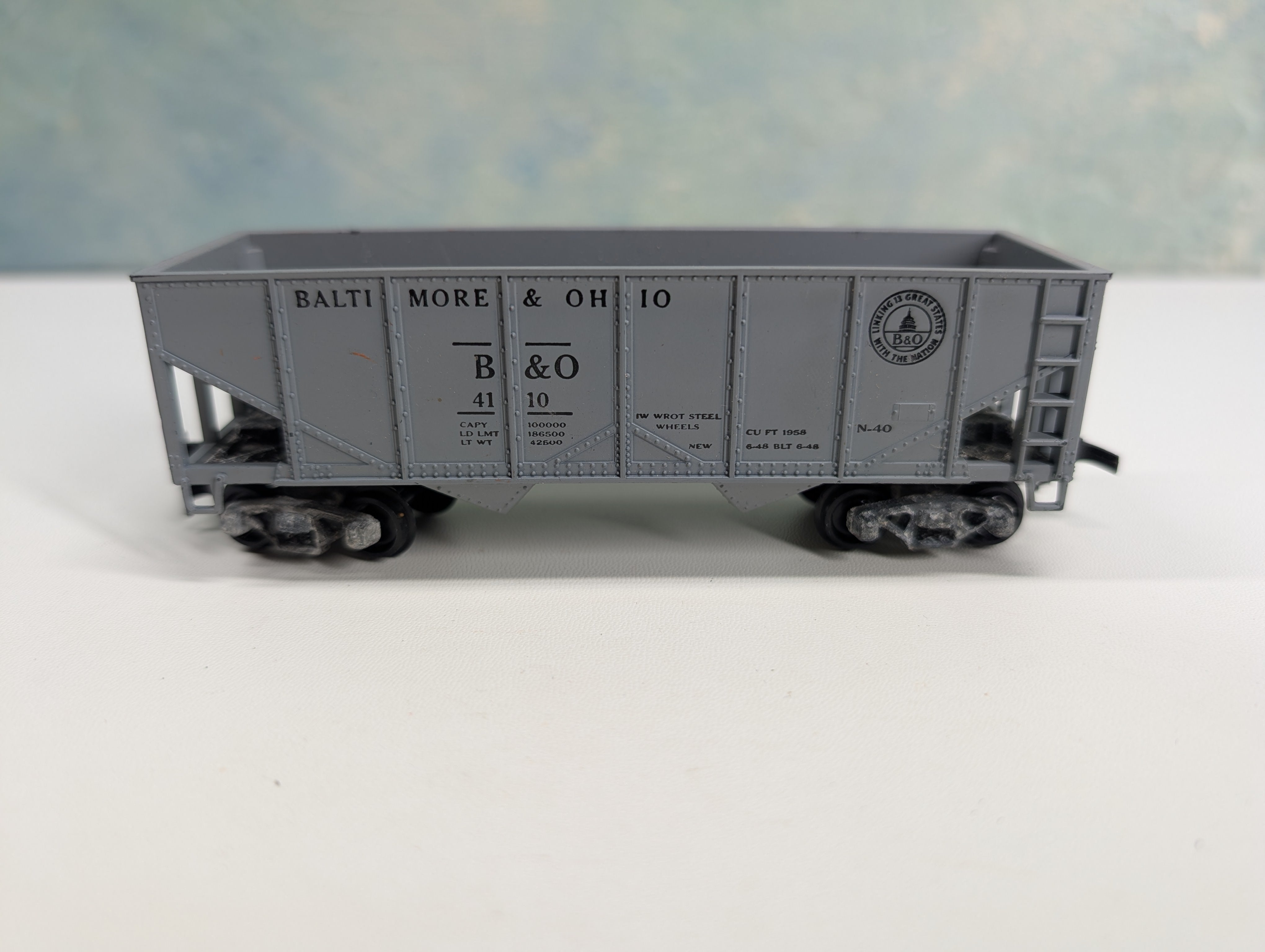 USED REVELL HO Scale 2 Bay Hopper Baltimore and Ohio B&O #4110