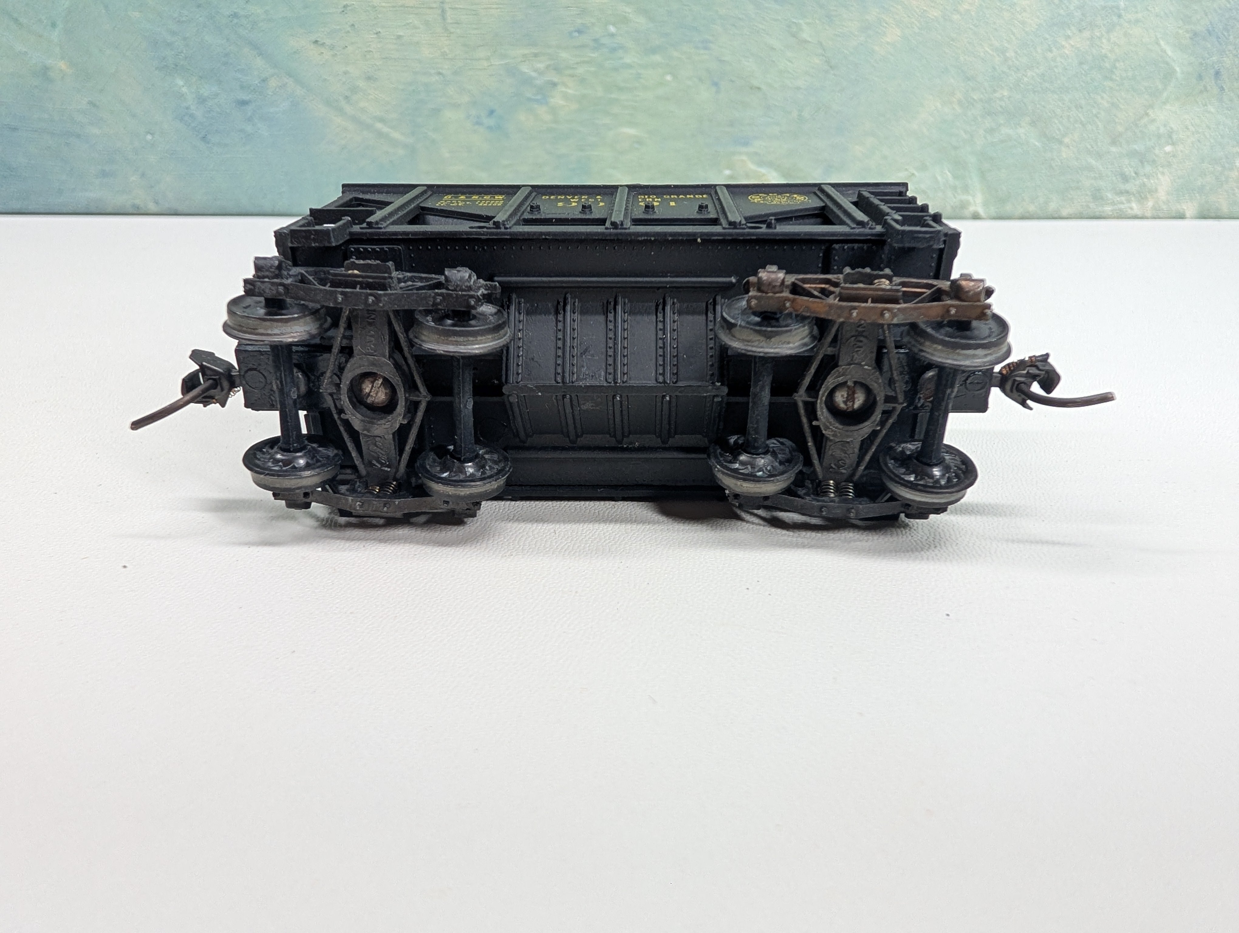 USED Roundhouse HO Scale Ore Car w/ Load Rio Grande D&RGW #9001 Metal Wheels