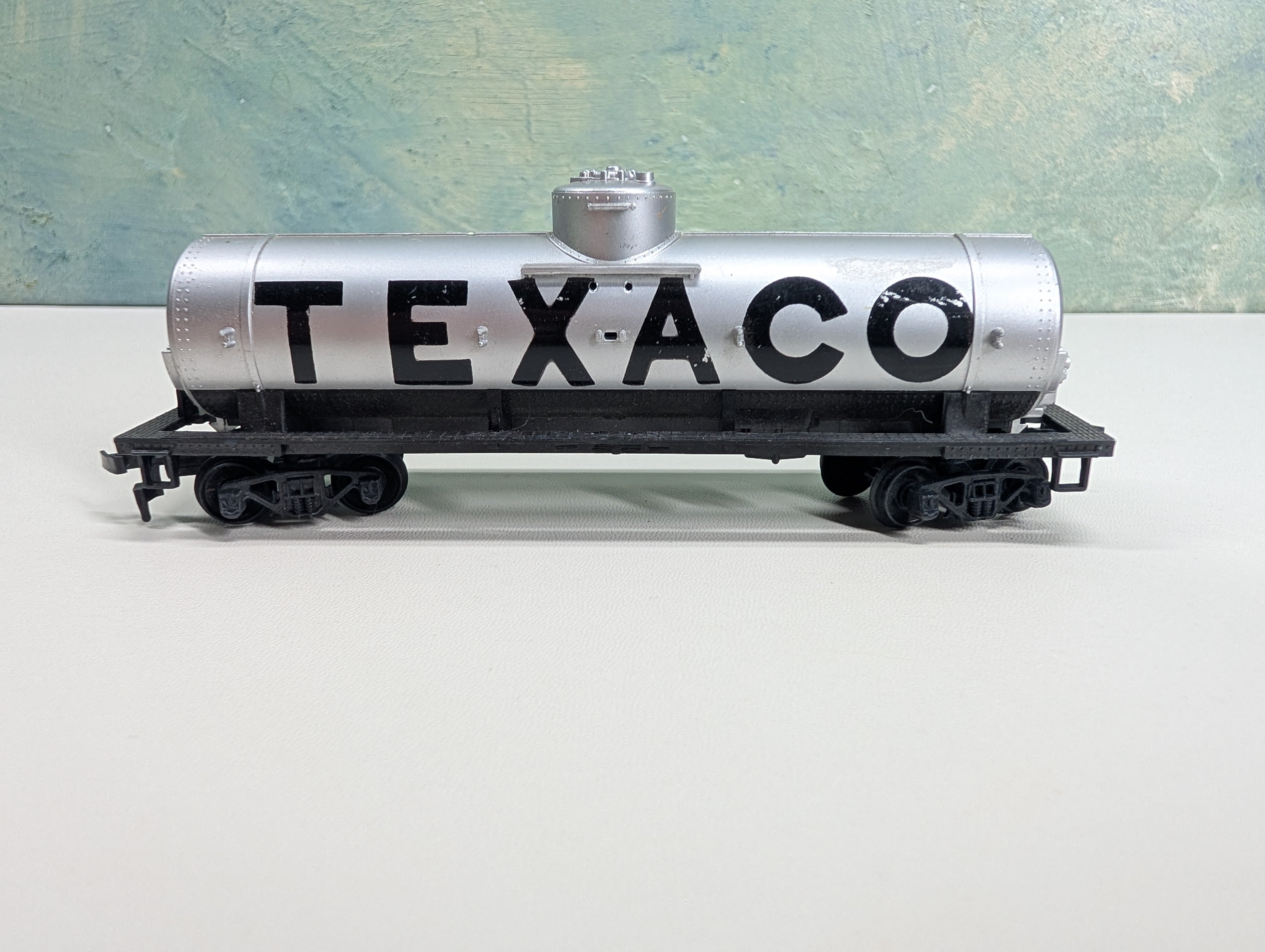 USED Tyco HO Scale Single Dome Tank Car Texaco