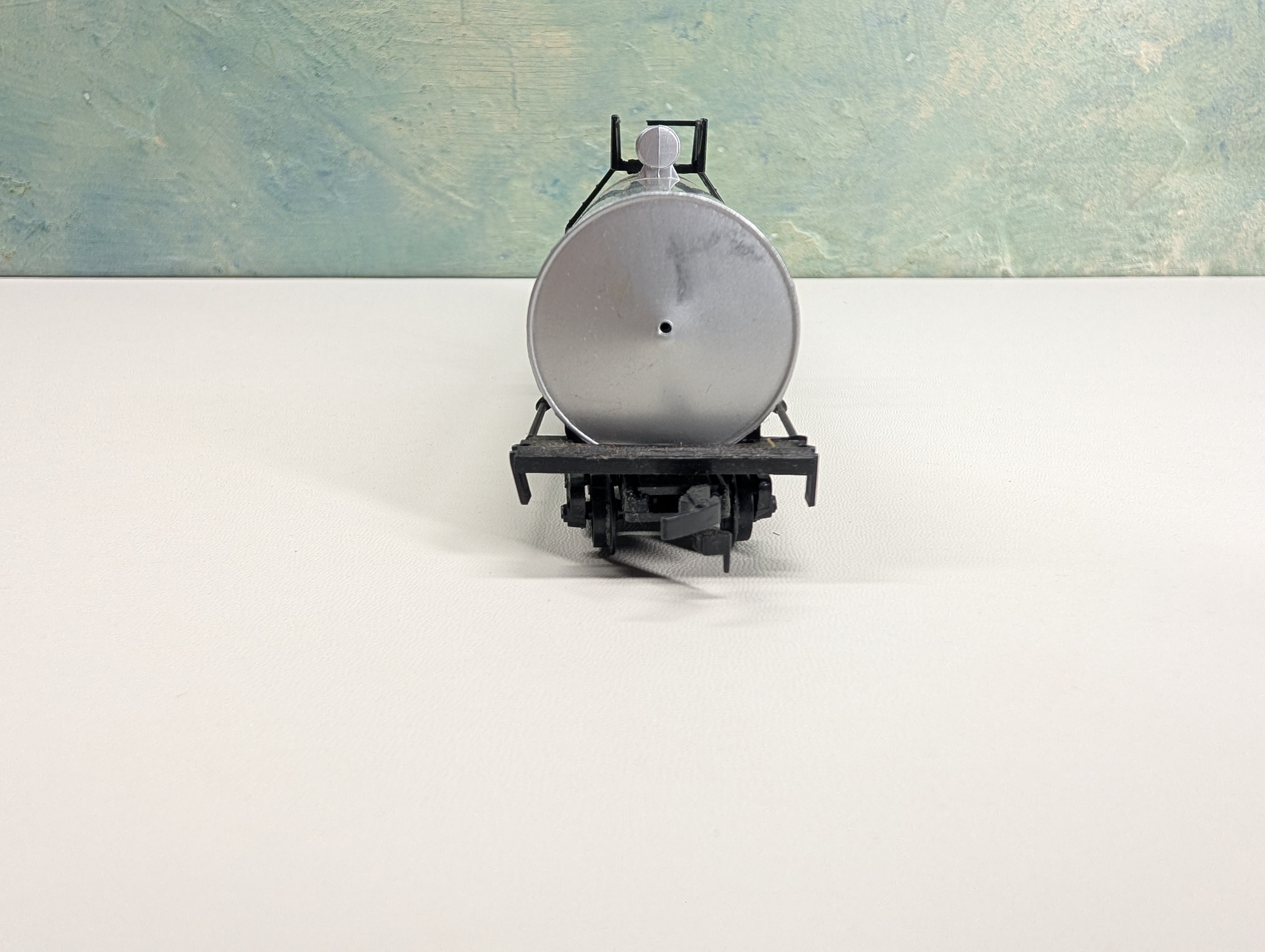 USED AHM HO Scale 50' Tank Car Exxon