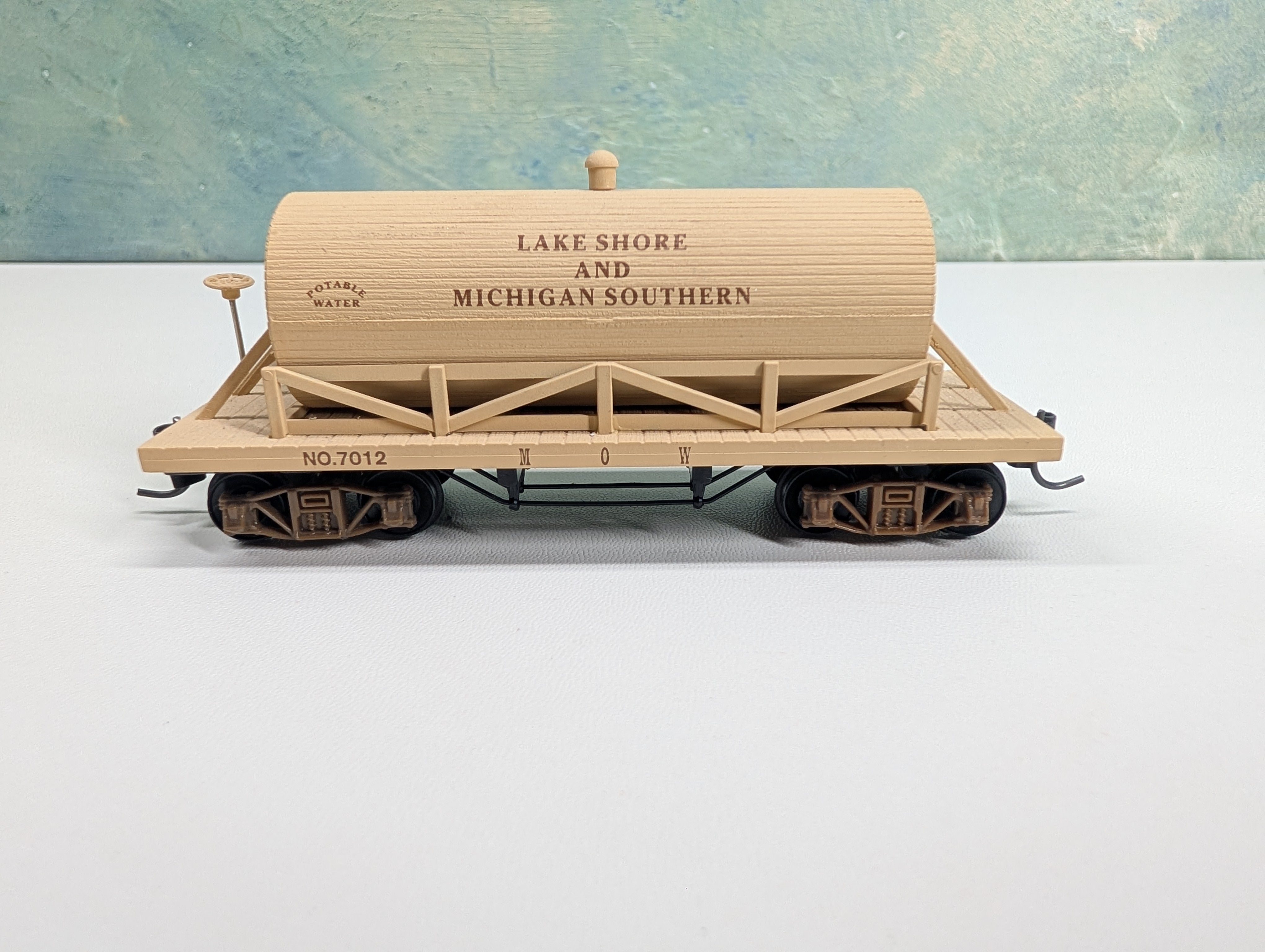 USED IHC HO Scale Old Time Wooden Tank Lake Shore and Michigan Southern #7012 Potable Water MOW