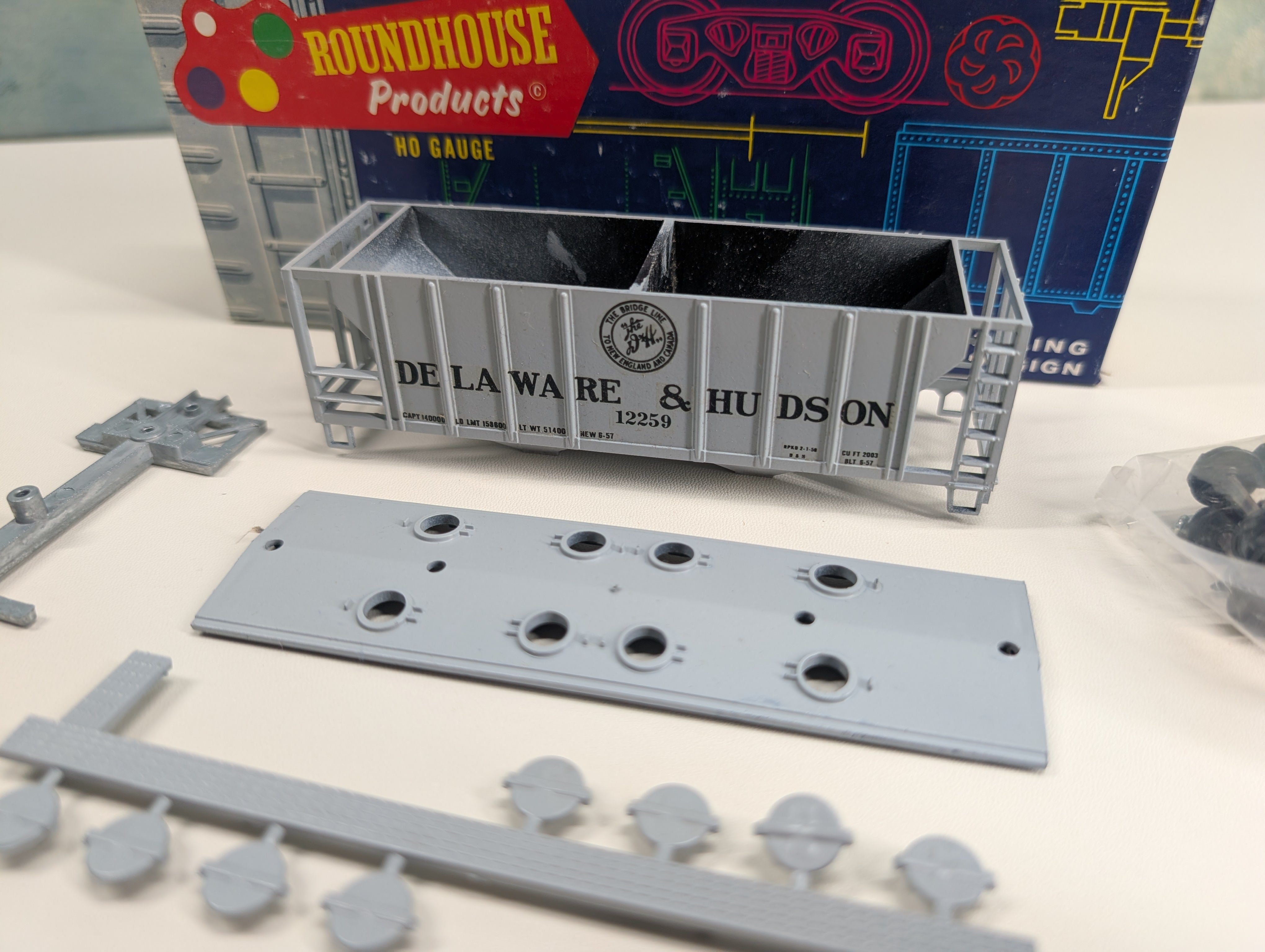 USED Roundhouse HO Scale 2 Bay Covered Hopper Delaware and Hudson D&H #12259 Decals KIT